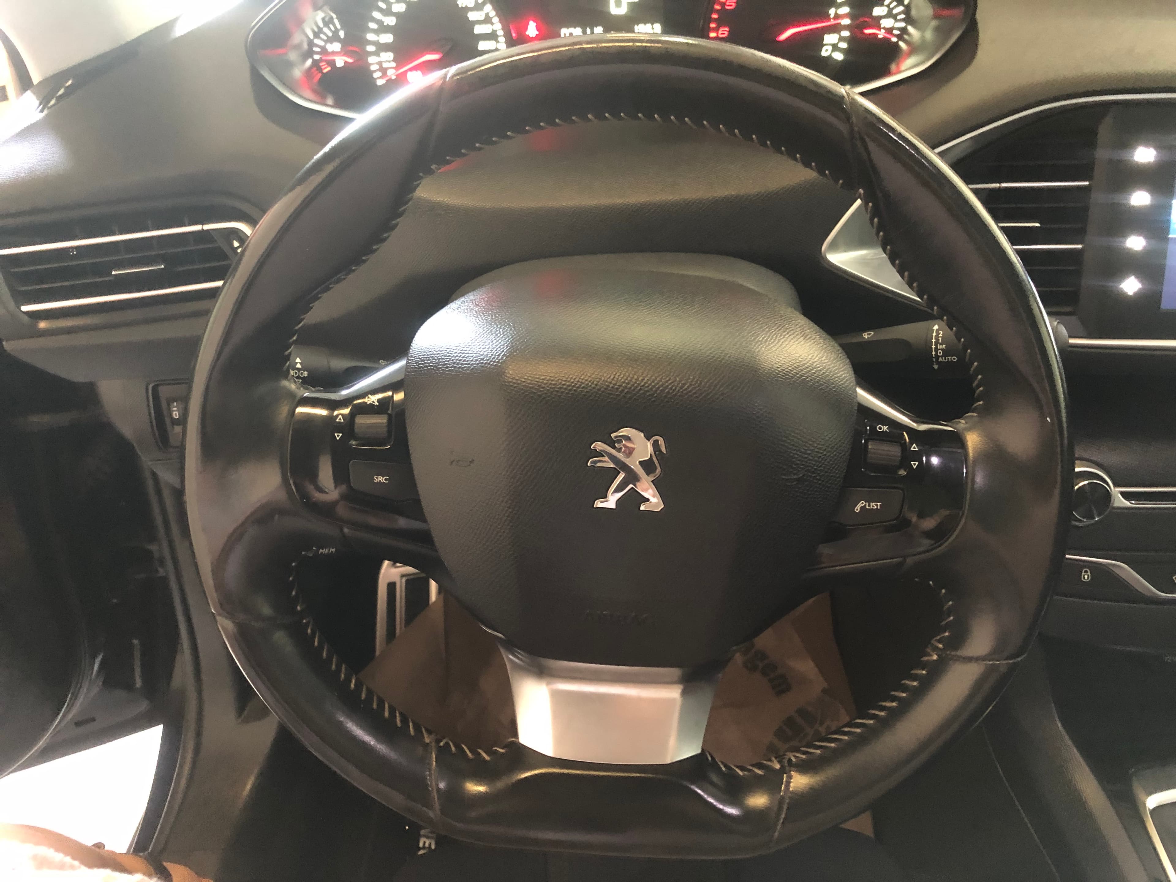 Peugeot 308 · Ano 2017 — imagen 27