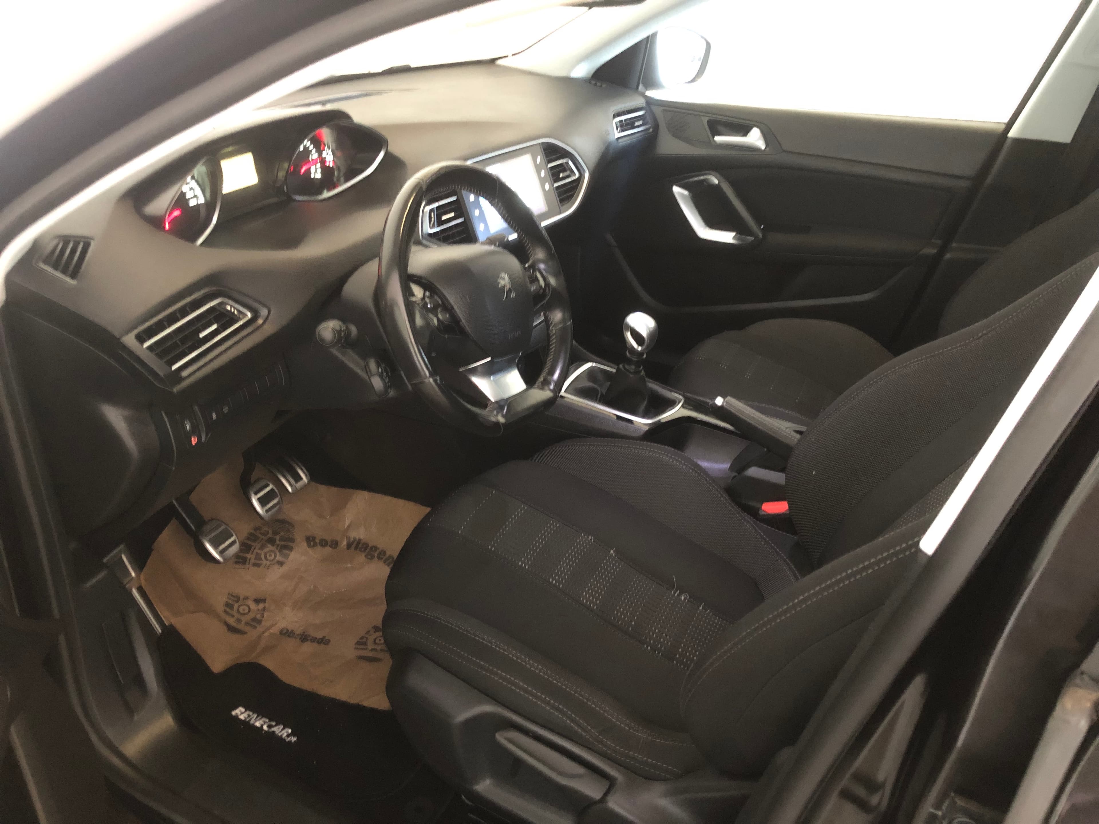 Peugeot 308 · Ano 2017 — imagen 17