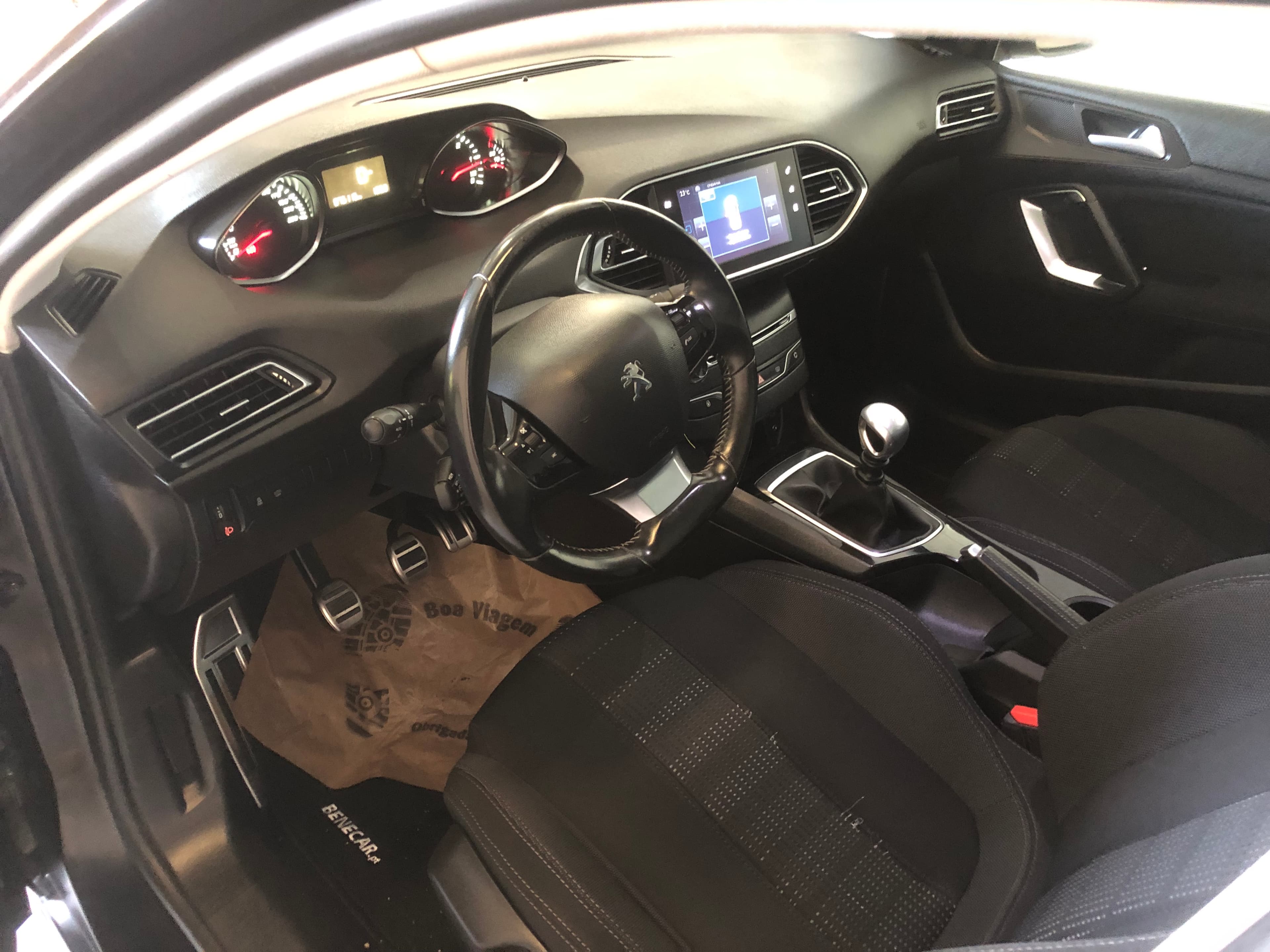 Peugeot 308 · Ano 2017 — imagen 29