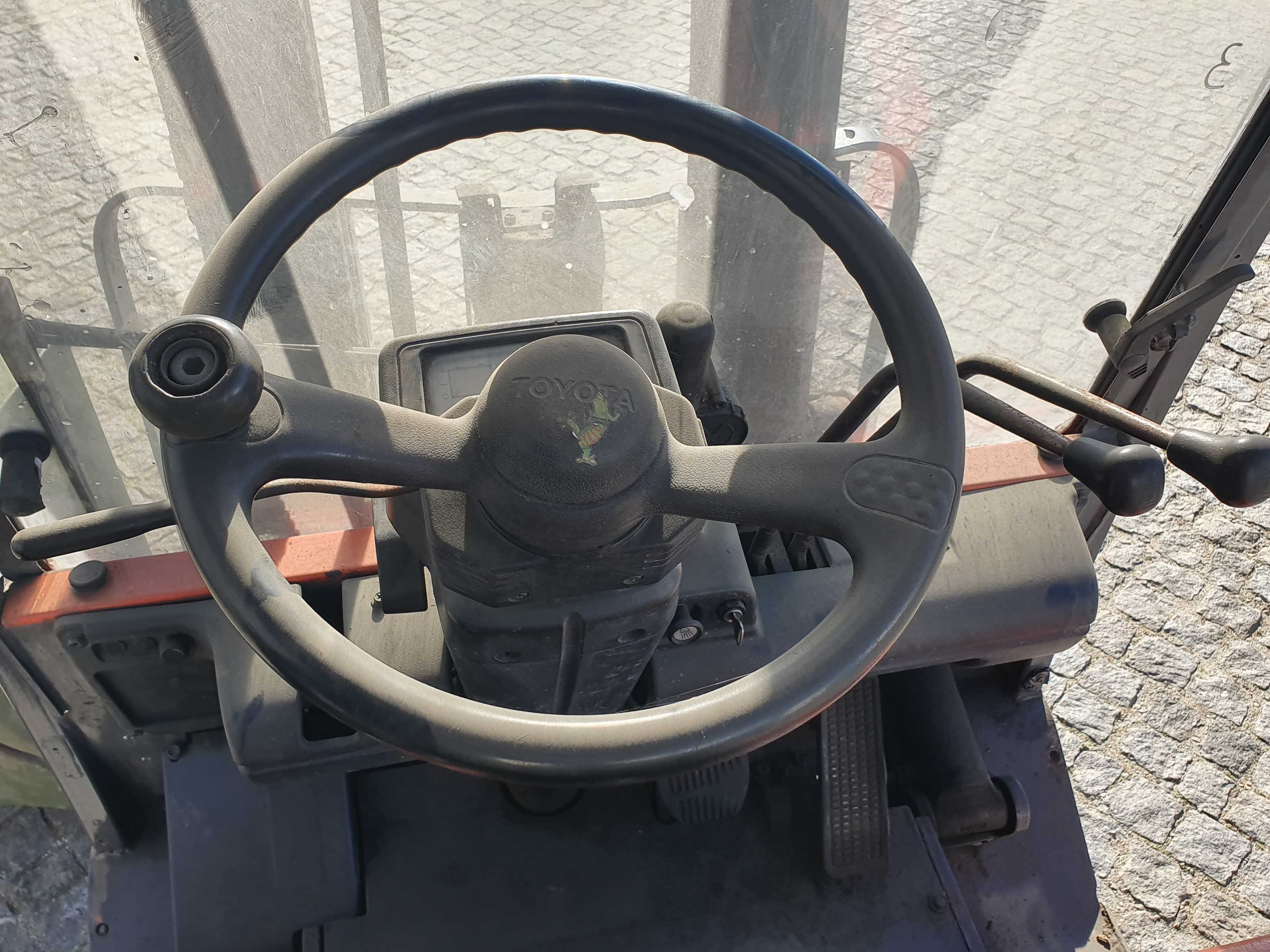 Empilhador Toyota 20 — imagem 8