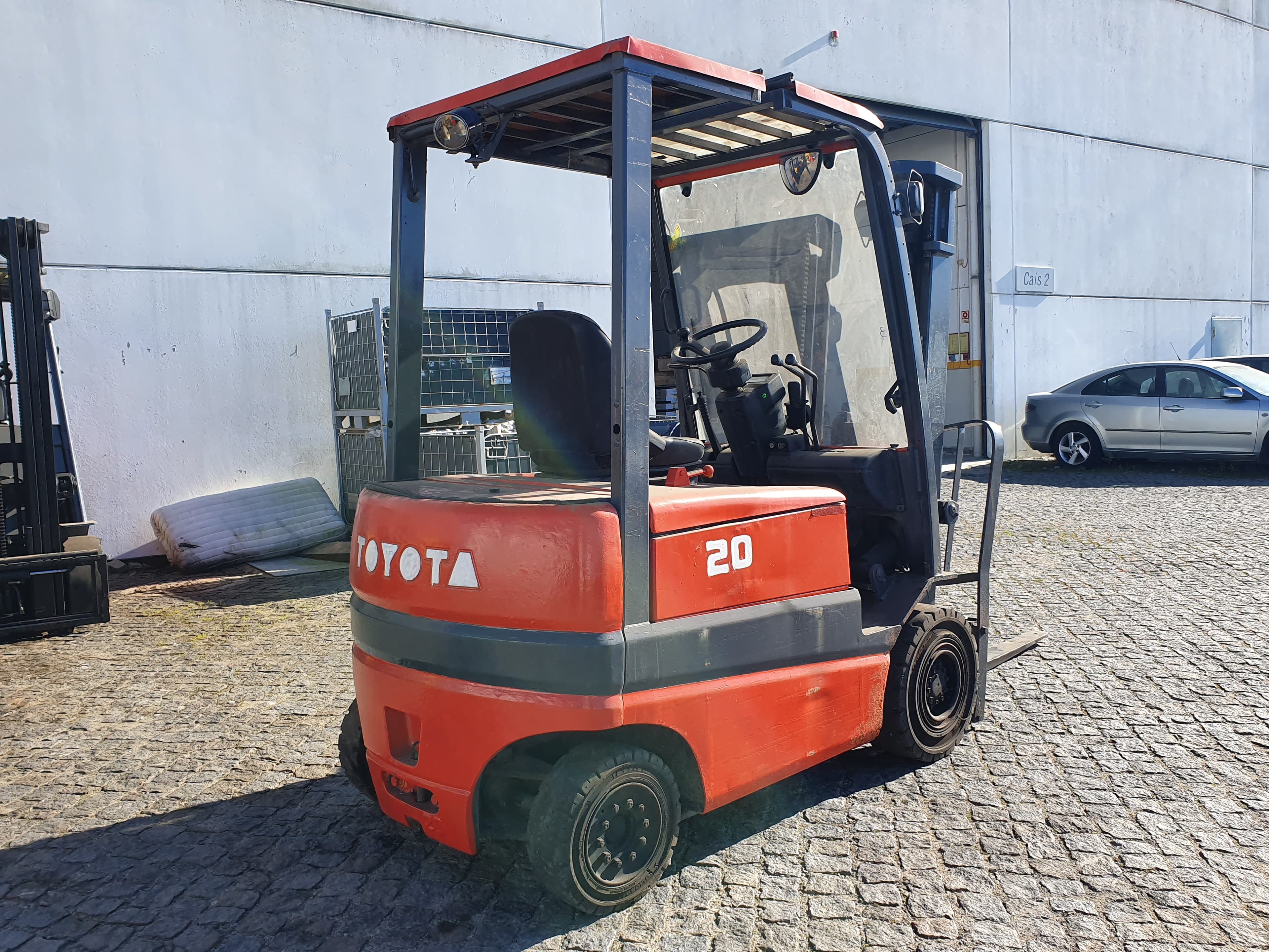 Empilhador Toyota 20 — imagem 2