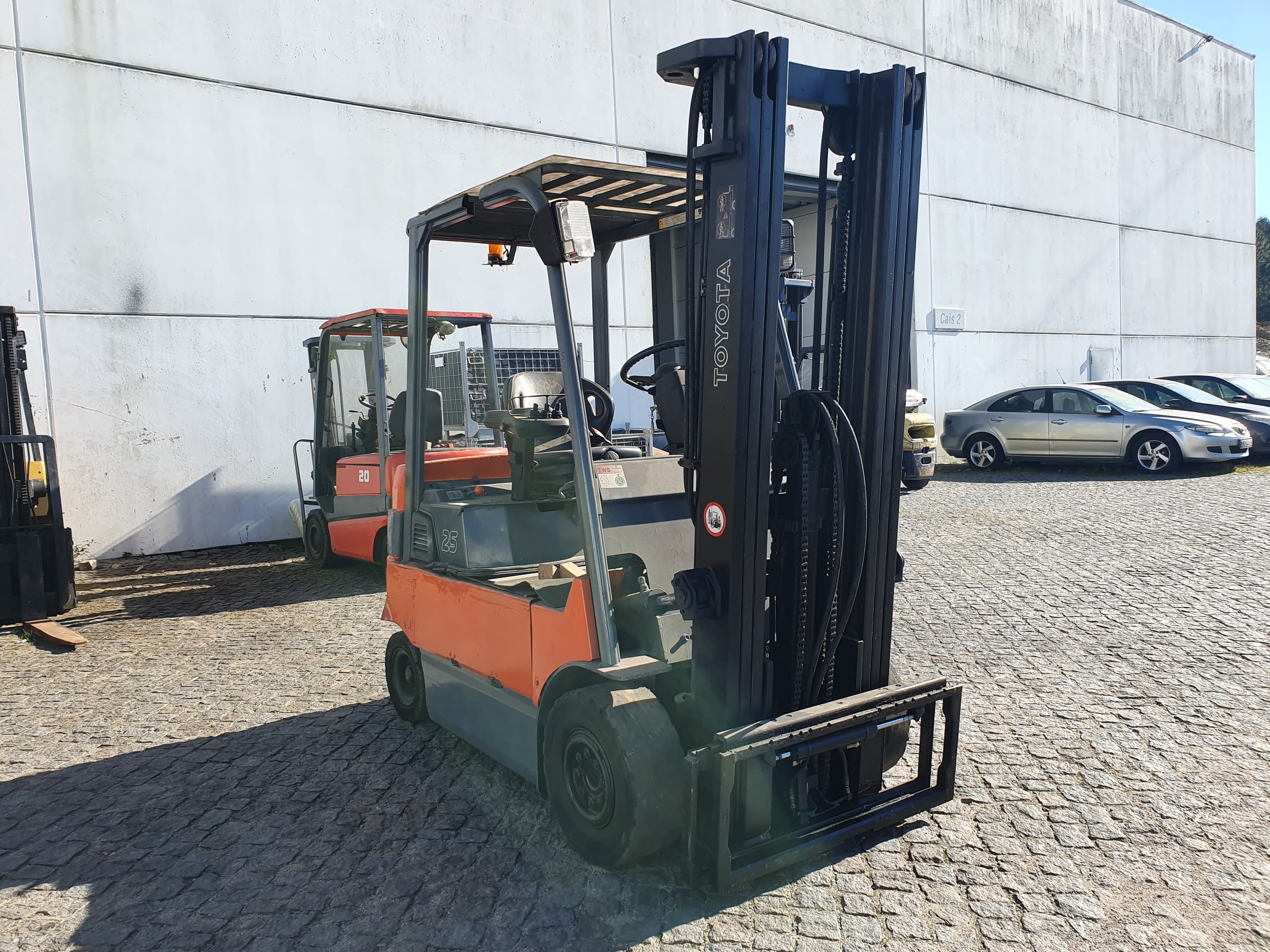Empilhador Toyota 25 — imagem 2