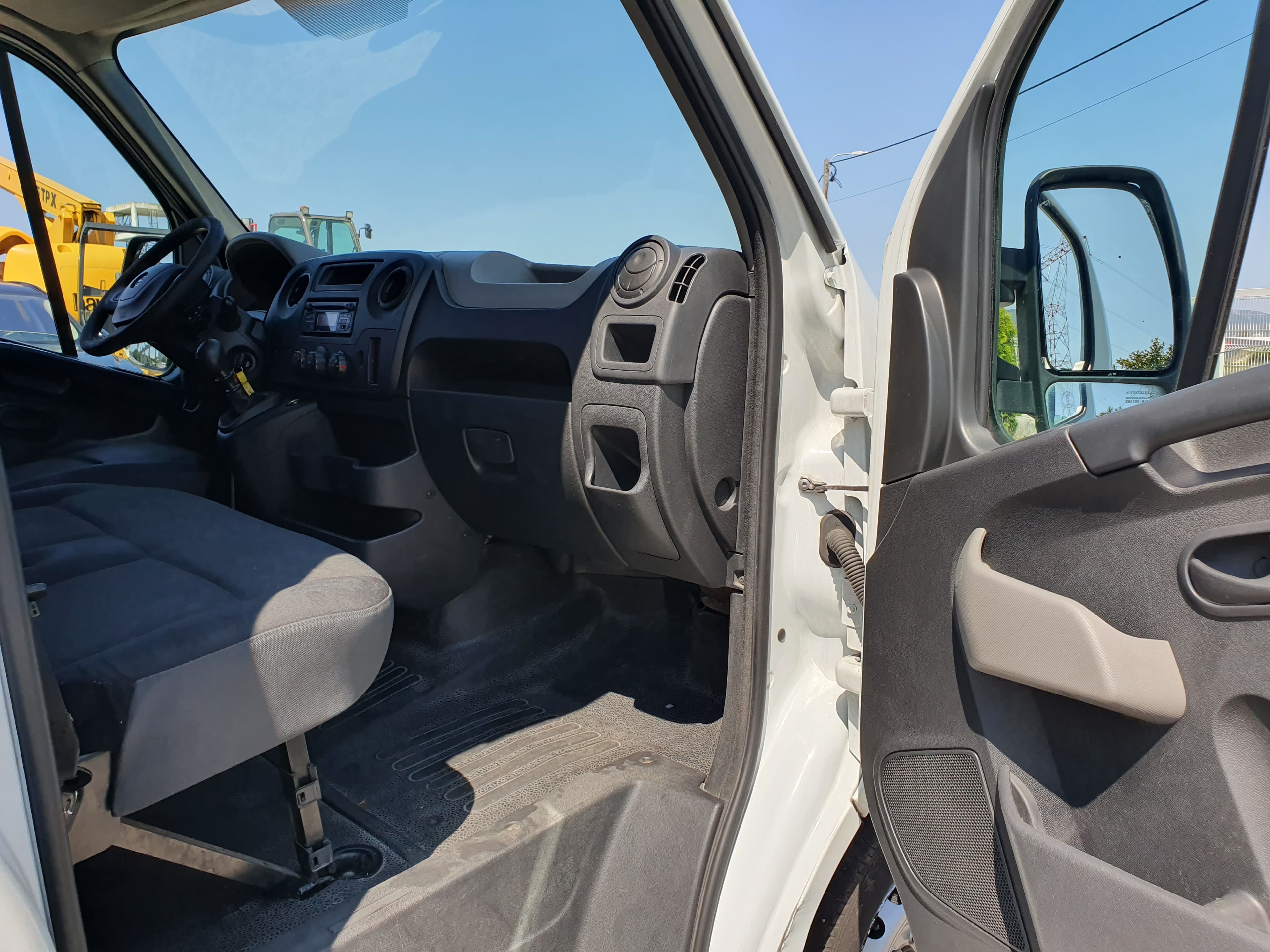 Opel Movano · Ano 2018 — image 24