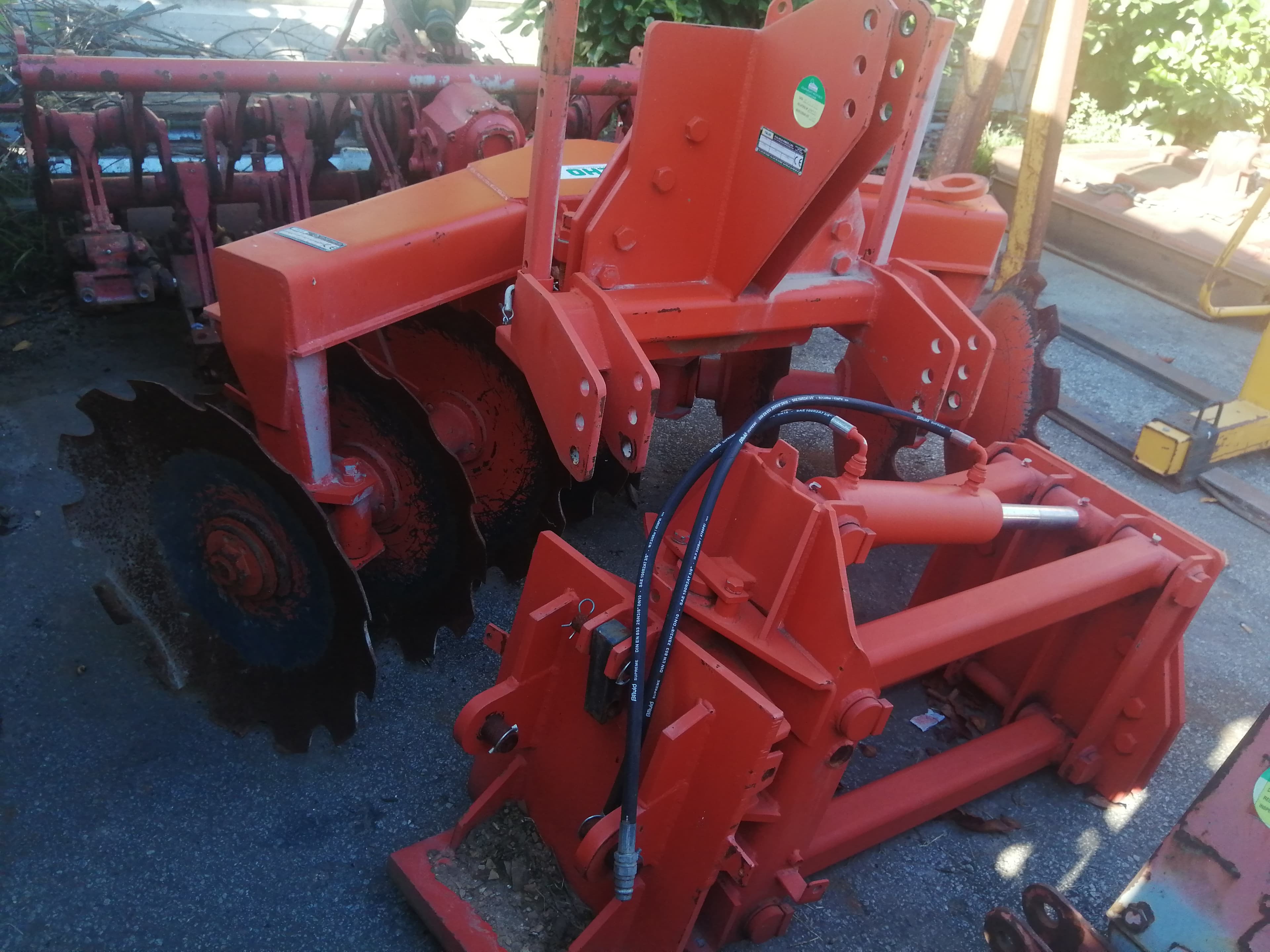 Grade de discos florestal, porta alfaias e kit adaptação