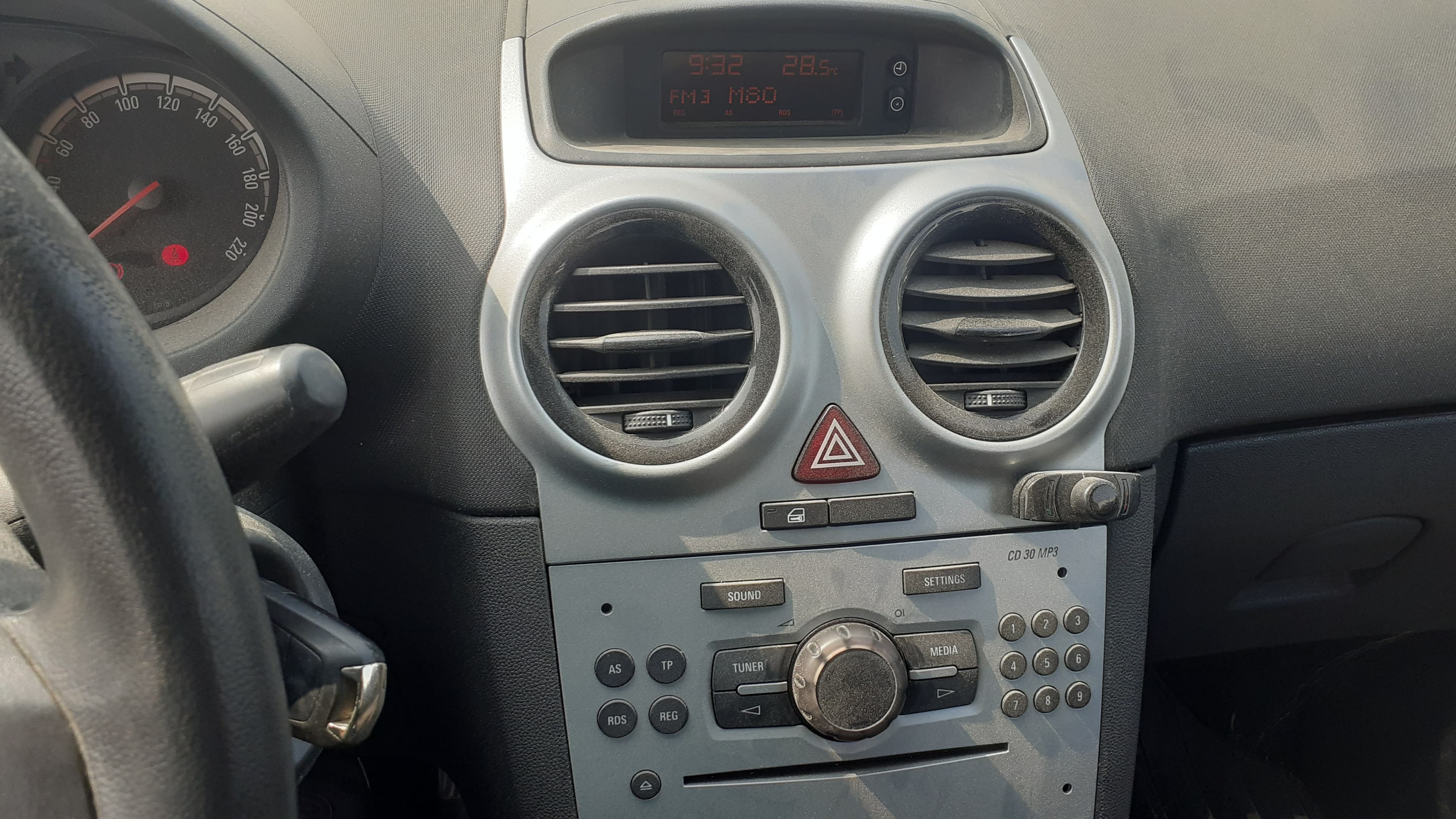 Opel Corsa 1.3 CDTI — imagem 12