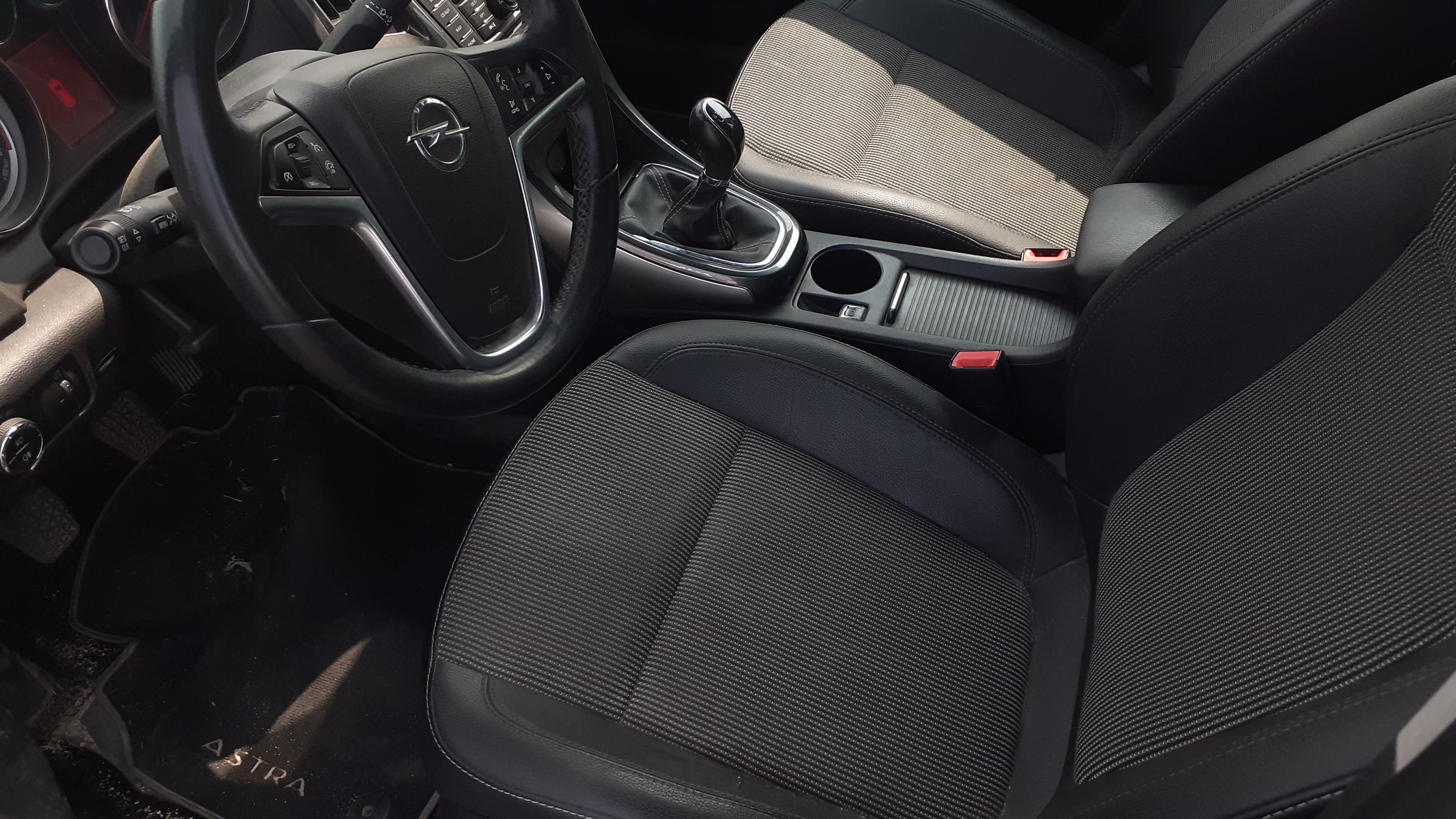 Opel Astra Cosmo Sports Tourer 1.7Cdti — imagen 21