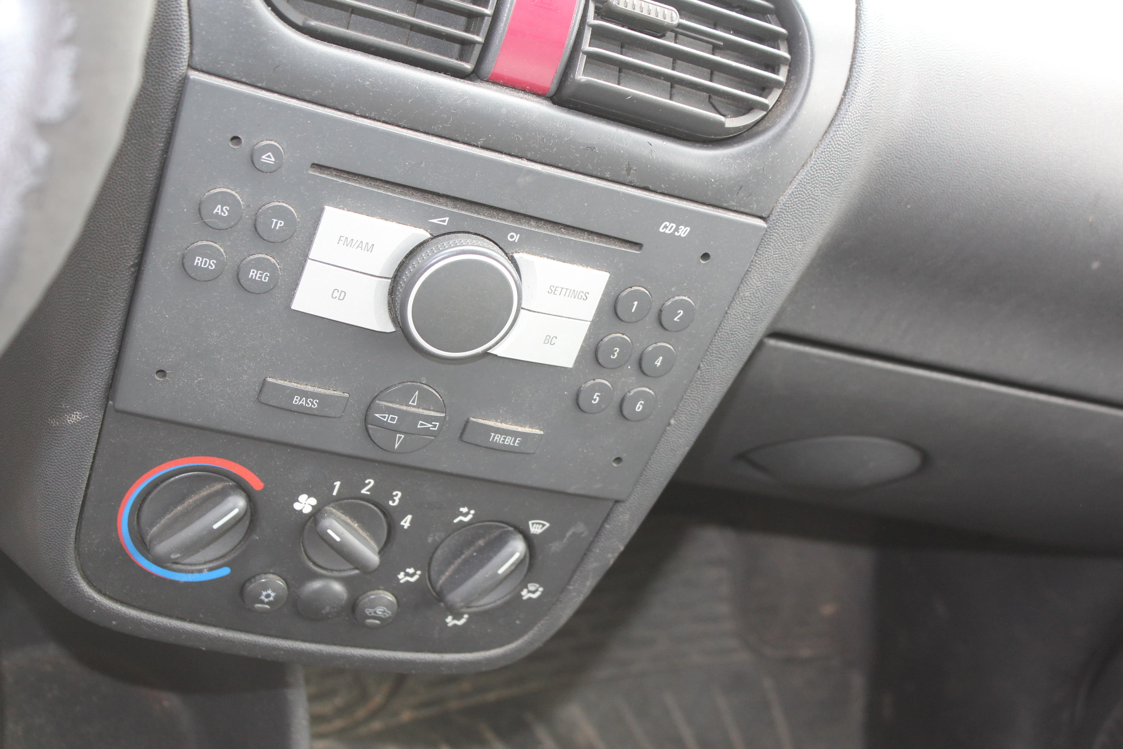 Opel Combo 1.3 Cdti Van — imagen 11