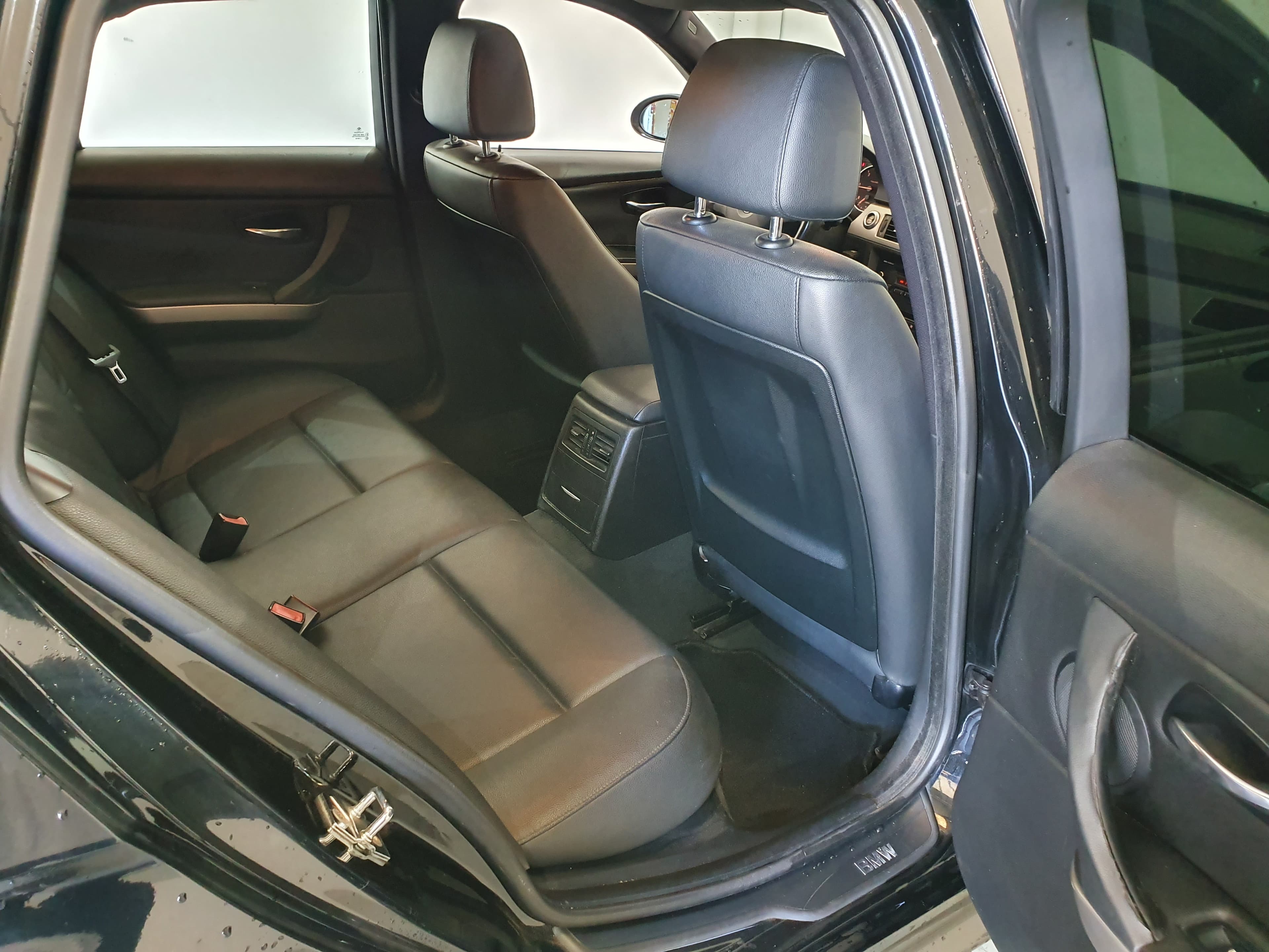 BMW 320D · Ano 2008 — imagen 19