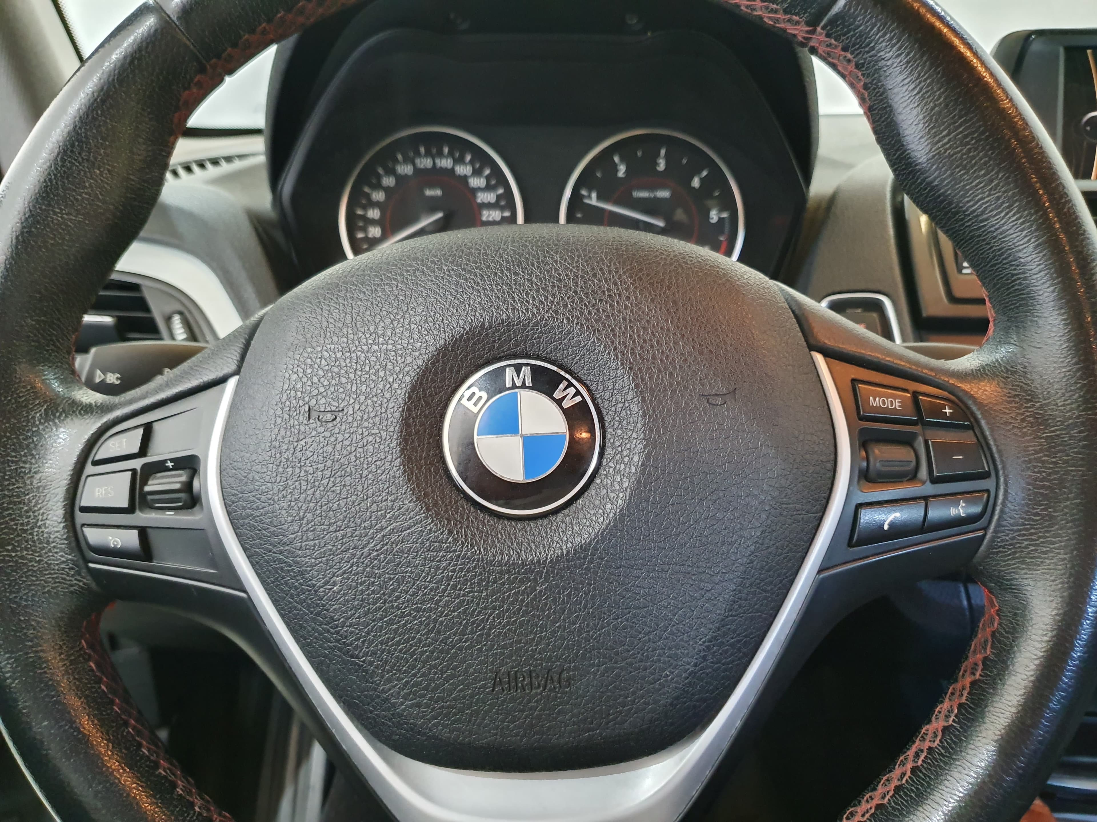 BMW 116D · Ano 2013 — imagen 44