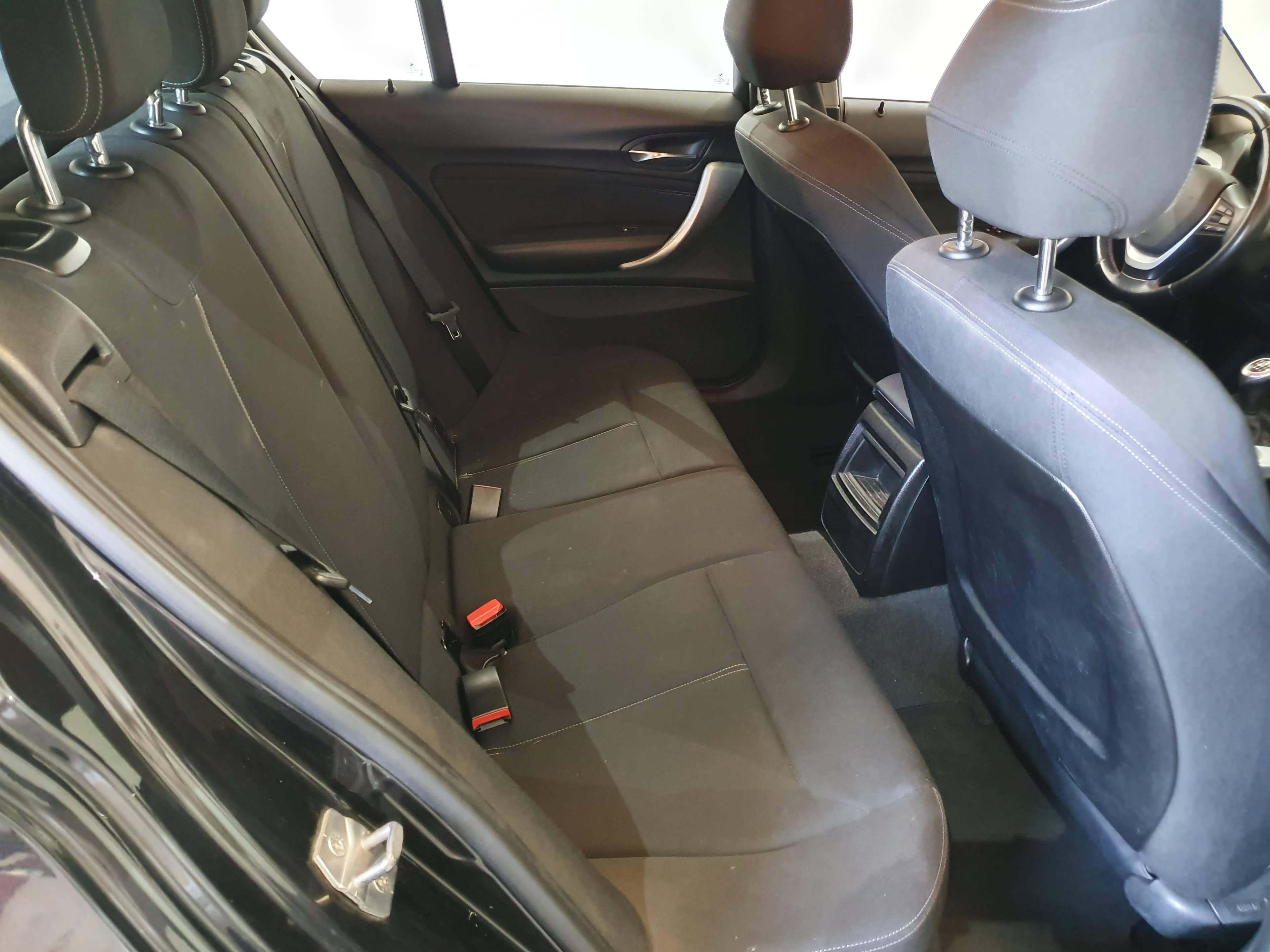 BMW 116D · Ano 2013 — imagen 23