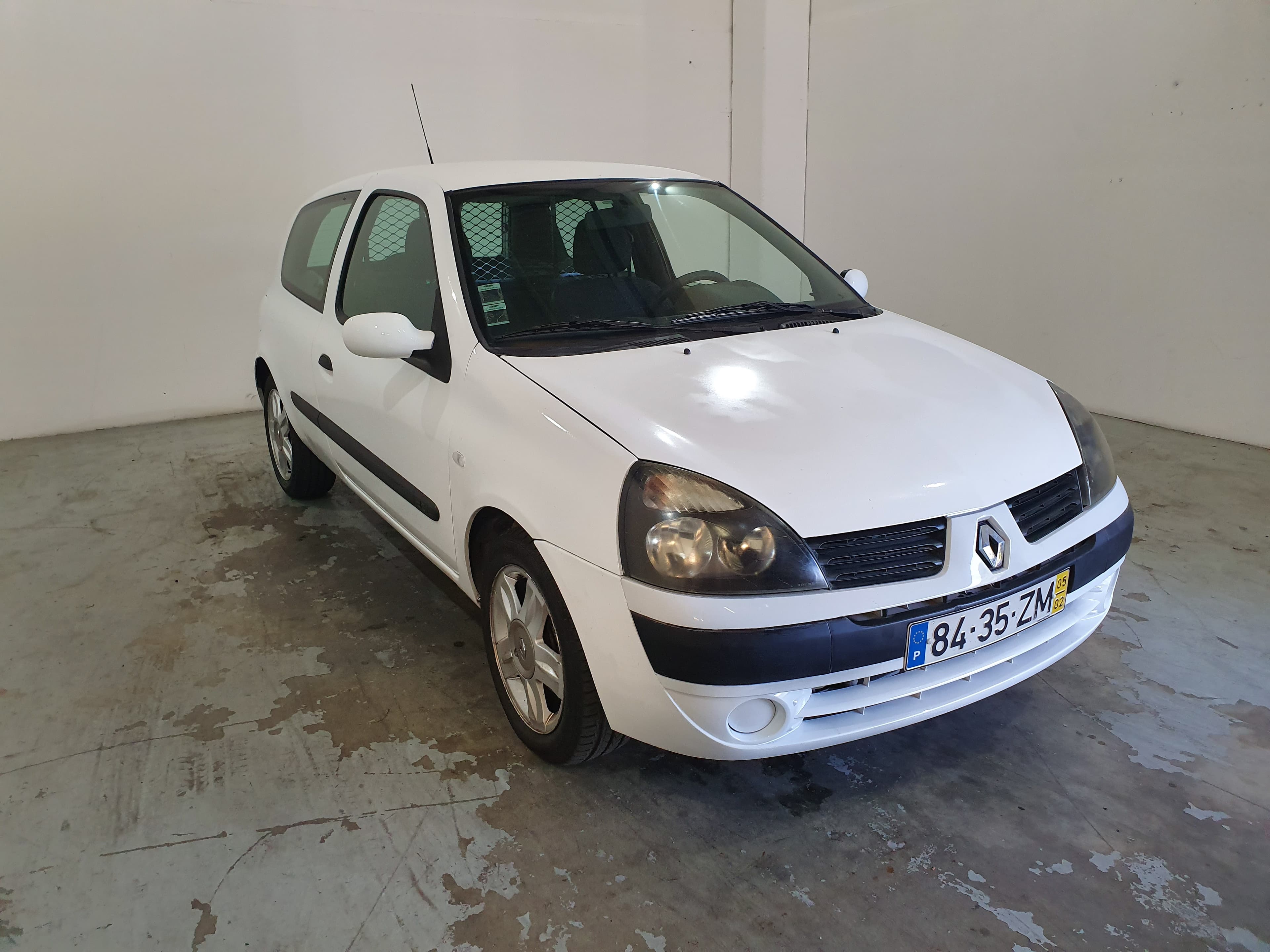 Renault Clio · Ano 2005 — imagen 3