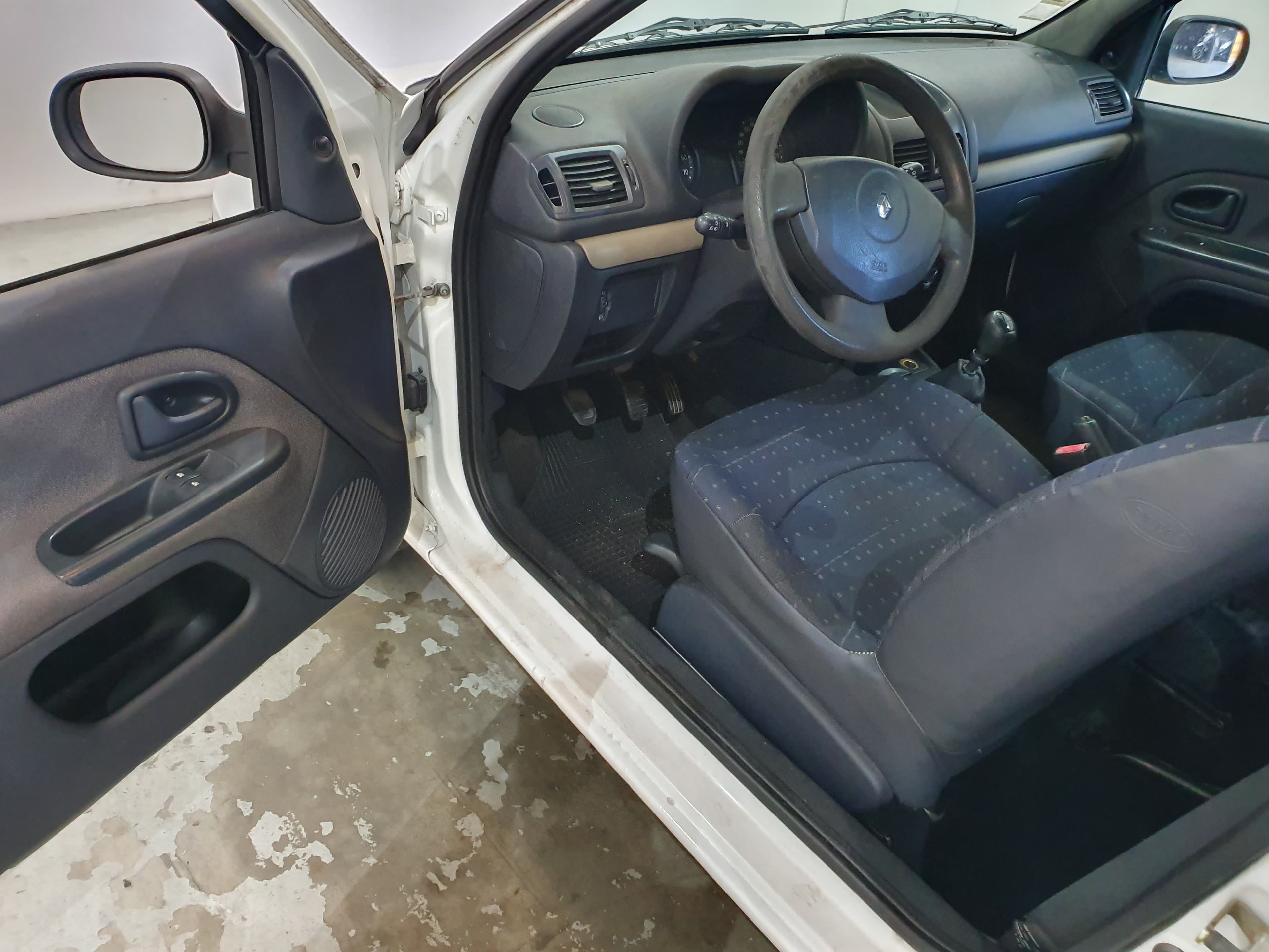 Renault Clio · Ano 2005 — imagen 19
