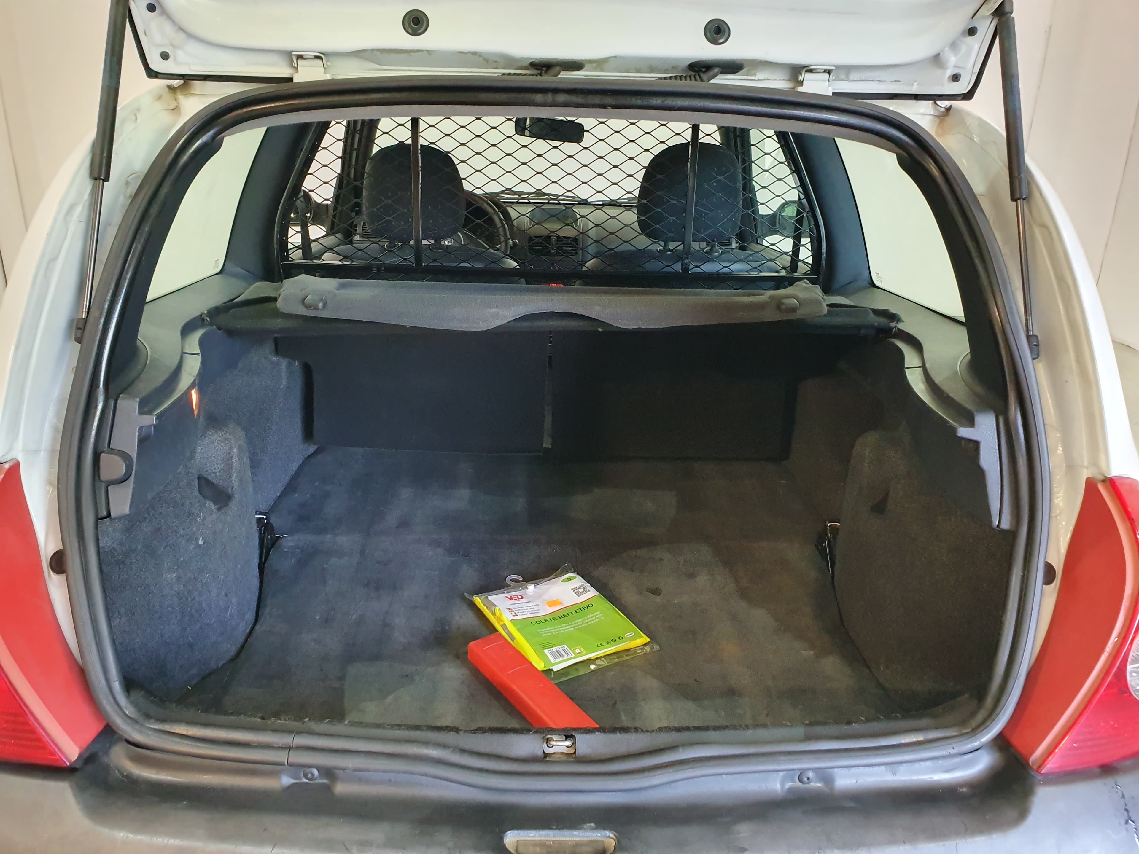 Renault Clio · Ano 2005 — imagen 7