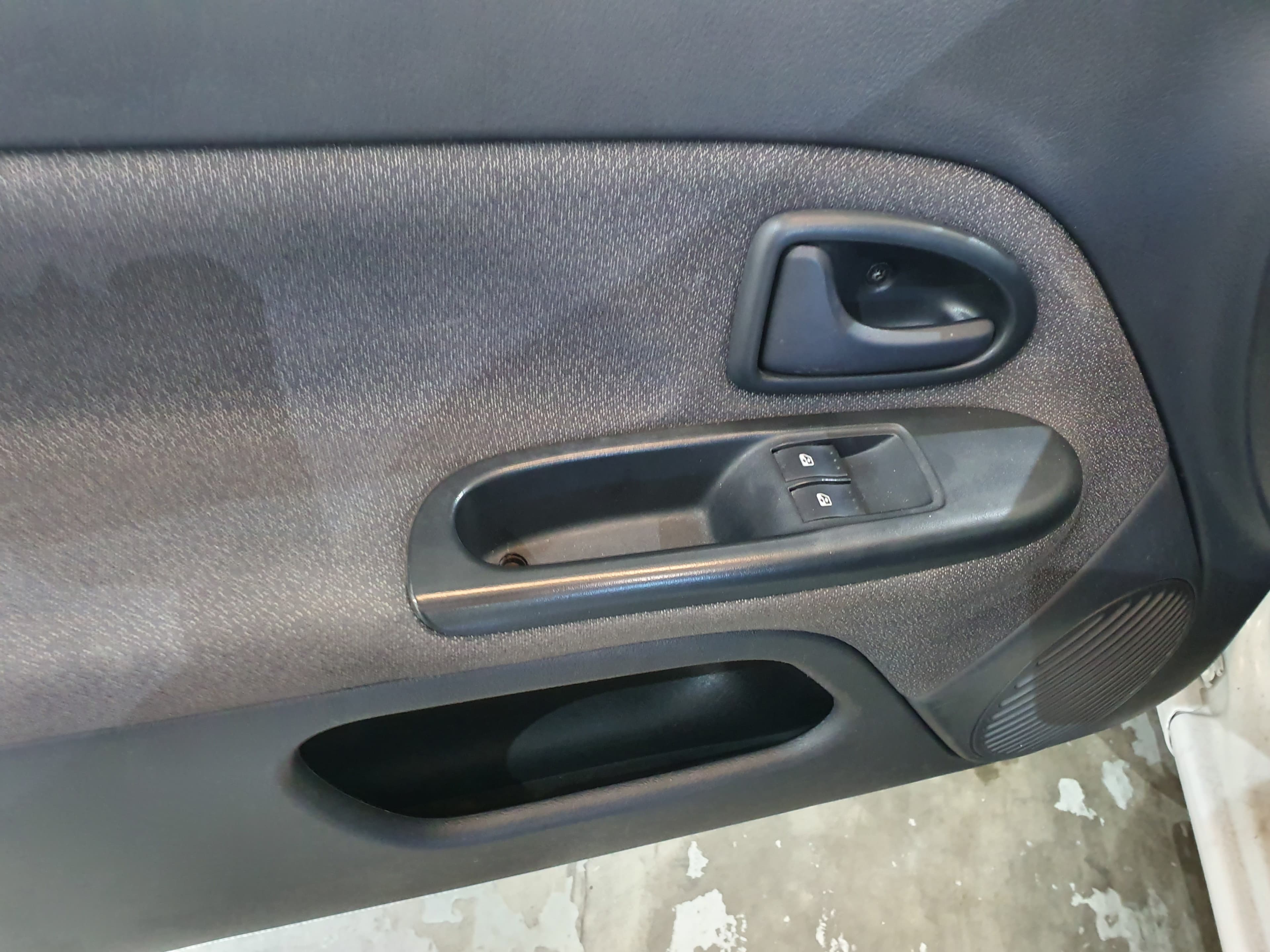 Renault Clio · Ano 2005 — imagen 20