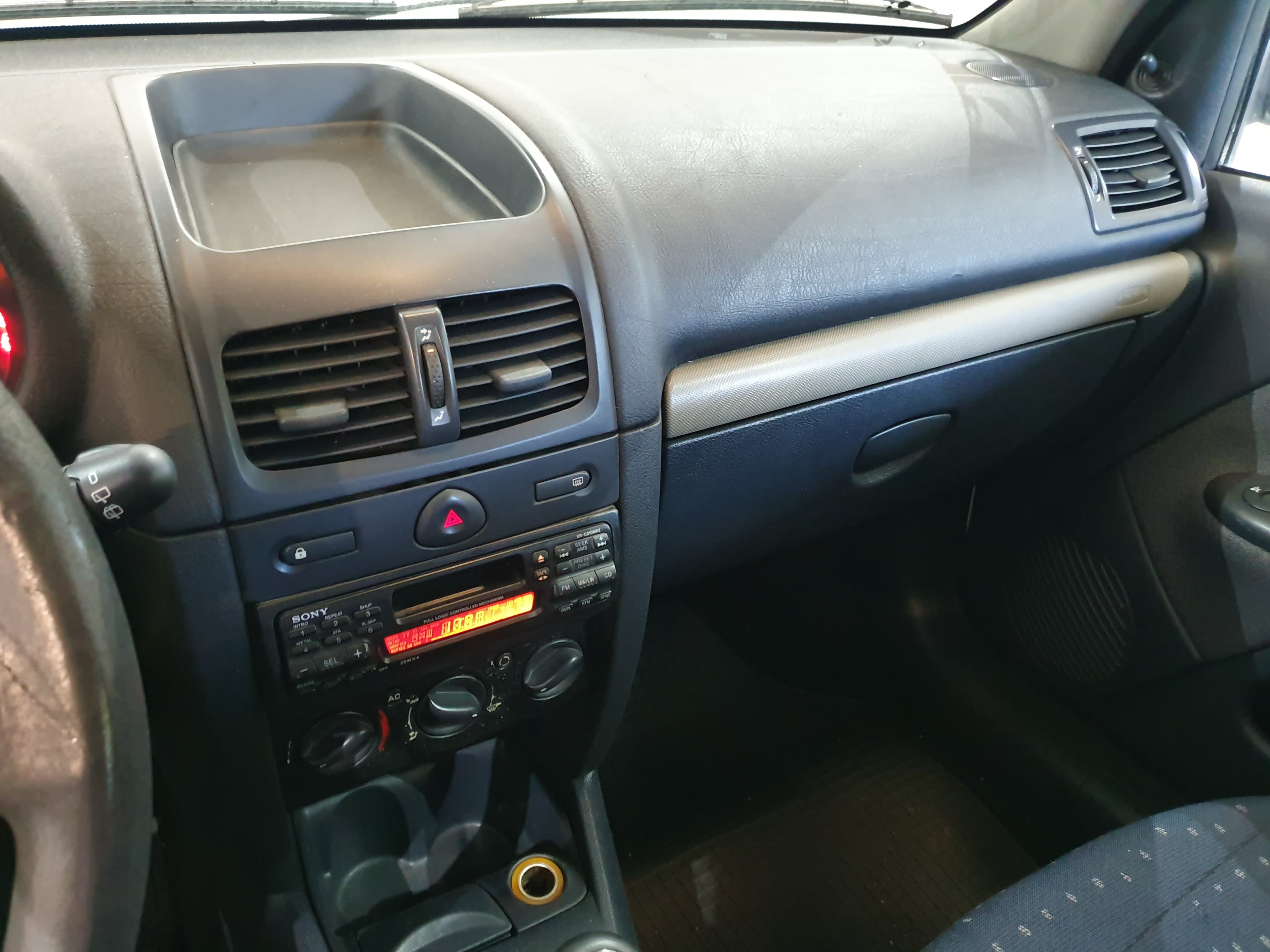 Renault Clio · Ano 2005 — imagen 24