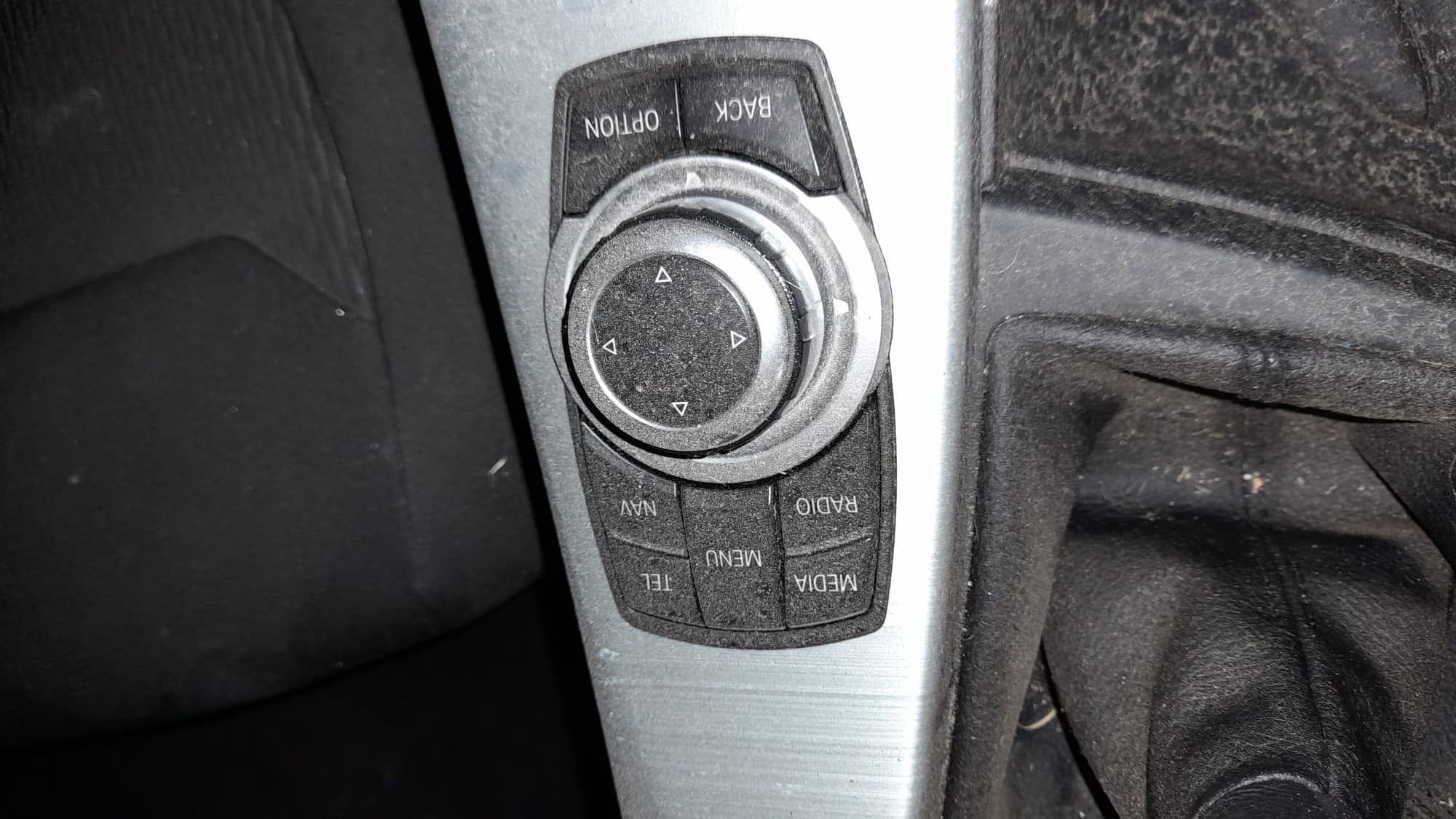 BMW 318D · Ano 2015 — image 27