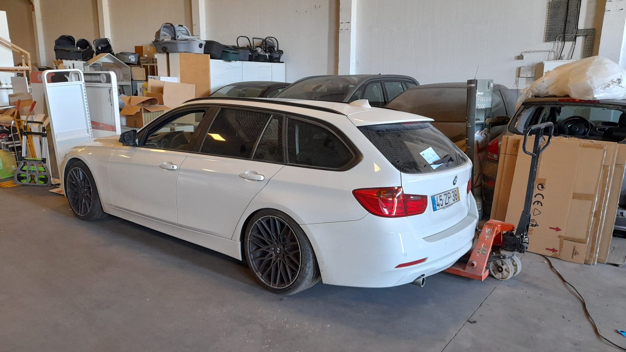 BMW 318D · Ano 2015 — image 3