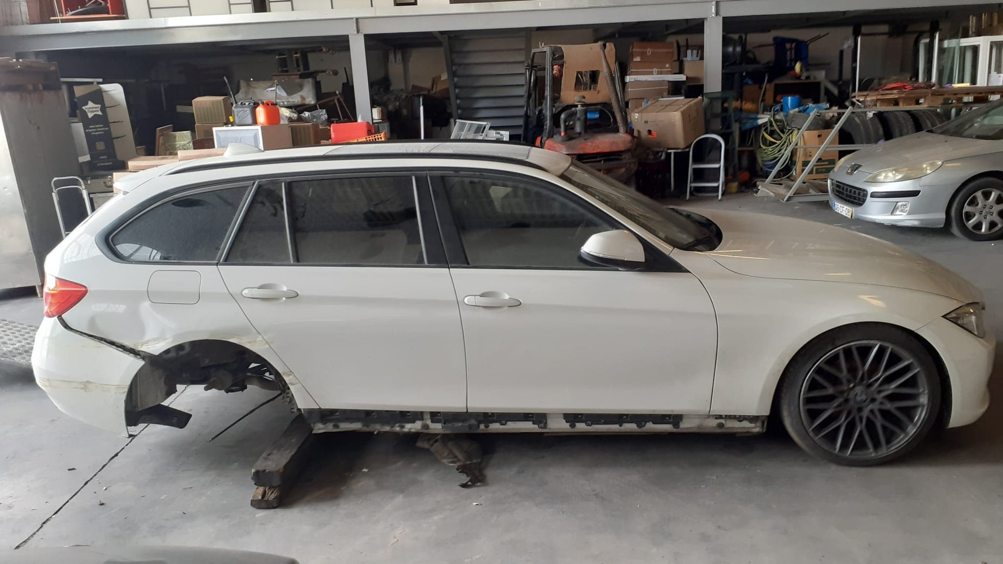 BMW 318D · Ano 2015 — image 4