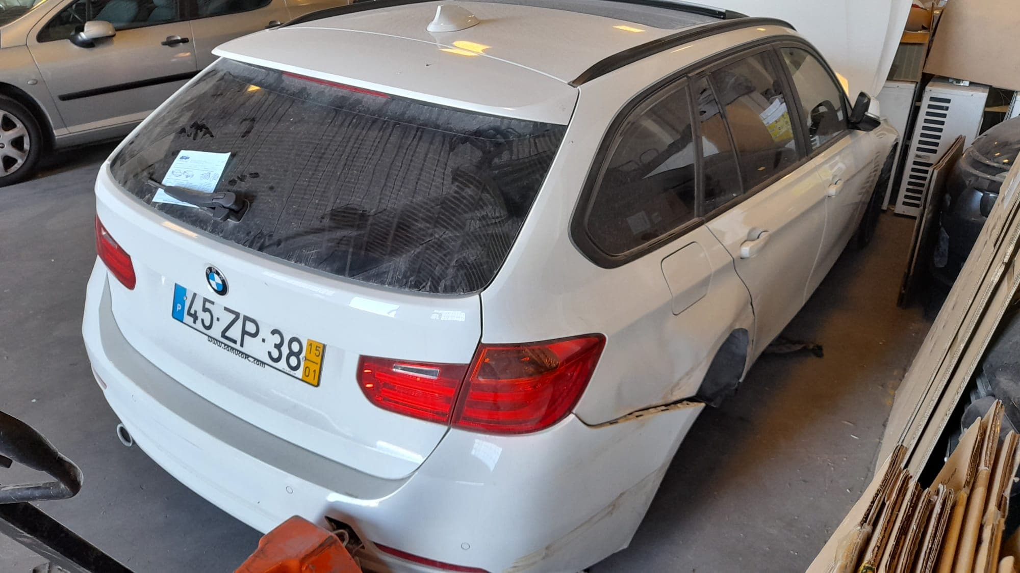 BMW 318D · Ano 2015 — image 6
