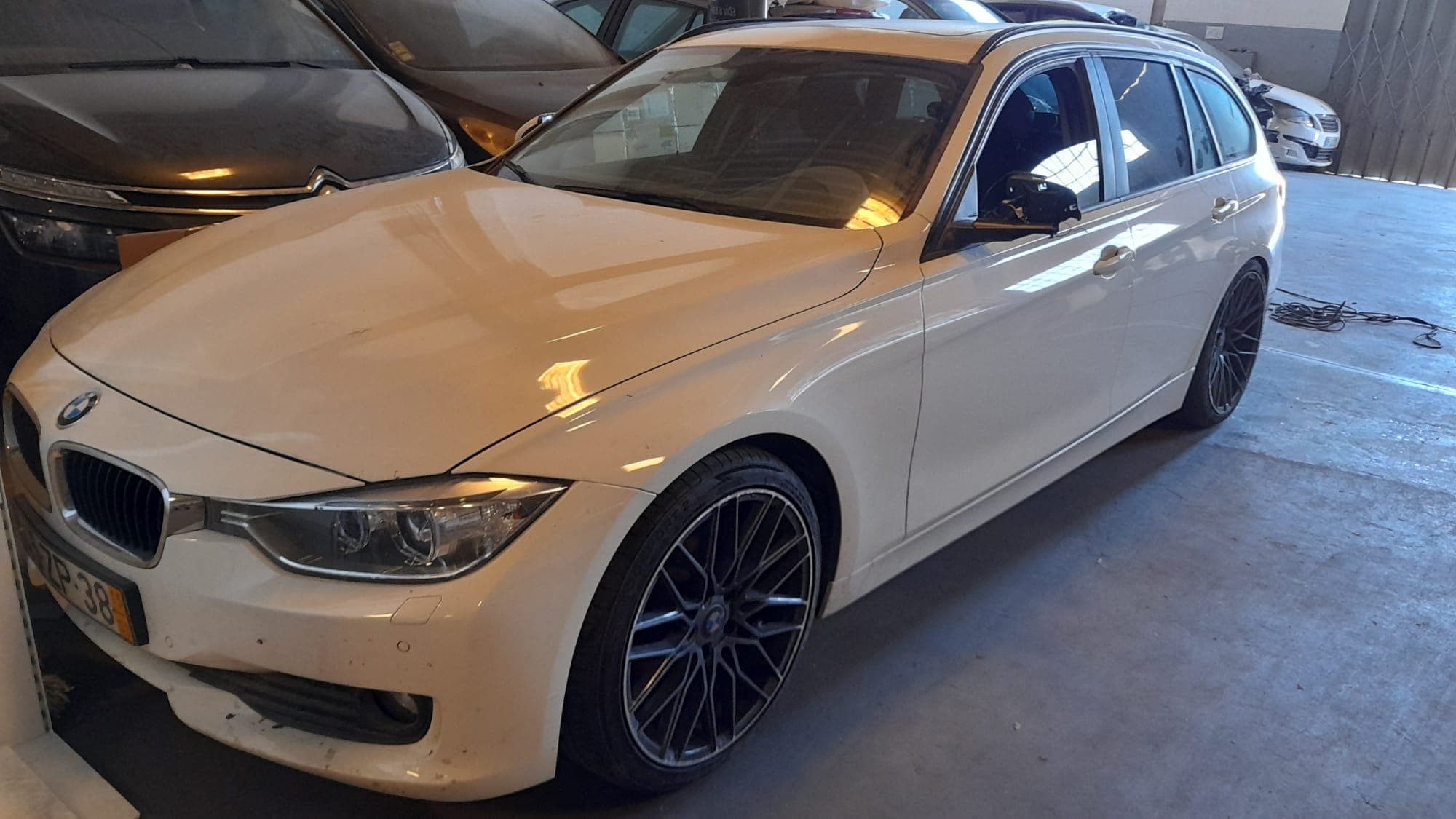 BMW 318D · Ano 2015 — image 1