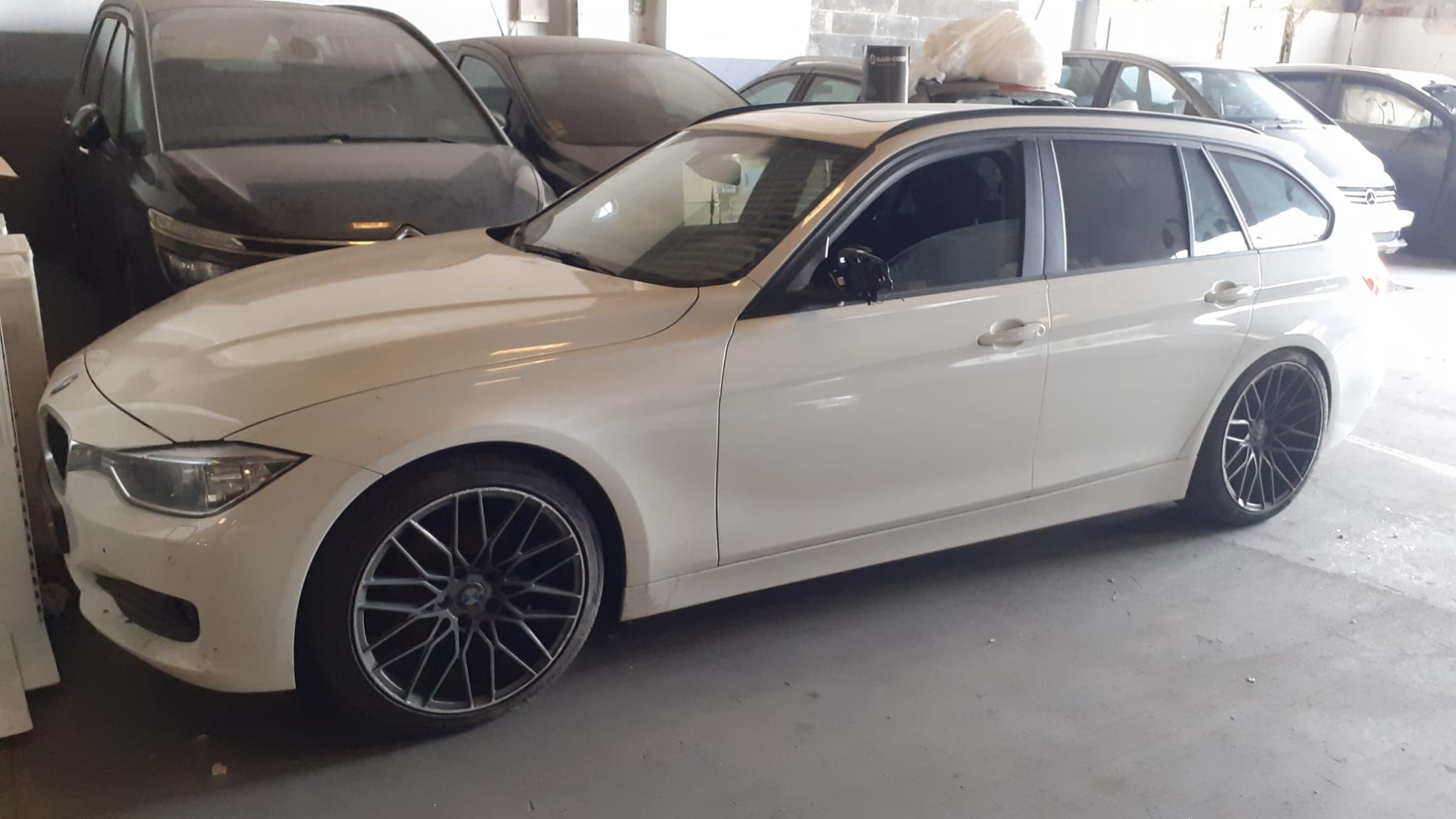 BMW 318D · Ano 2015 — image 2