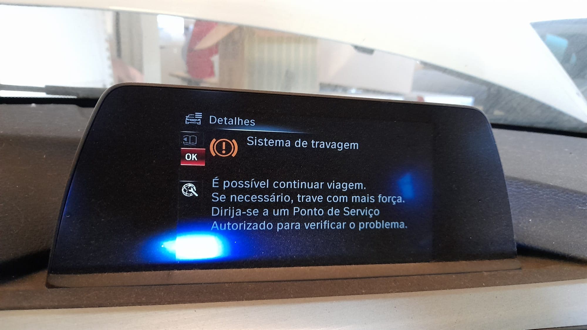 BMW 318D · Ano 2015 — image 16