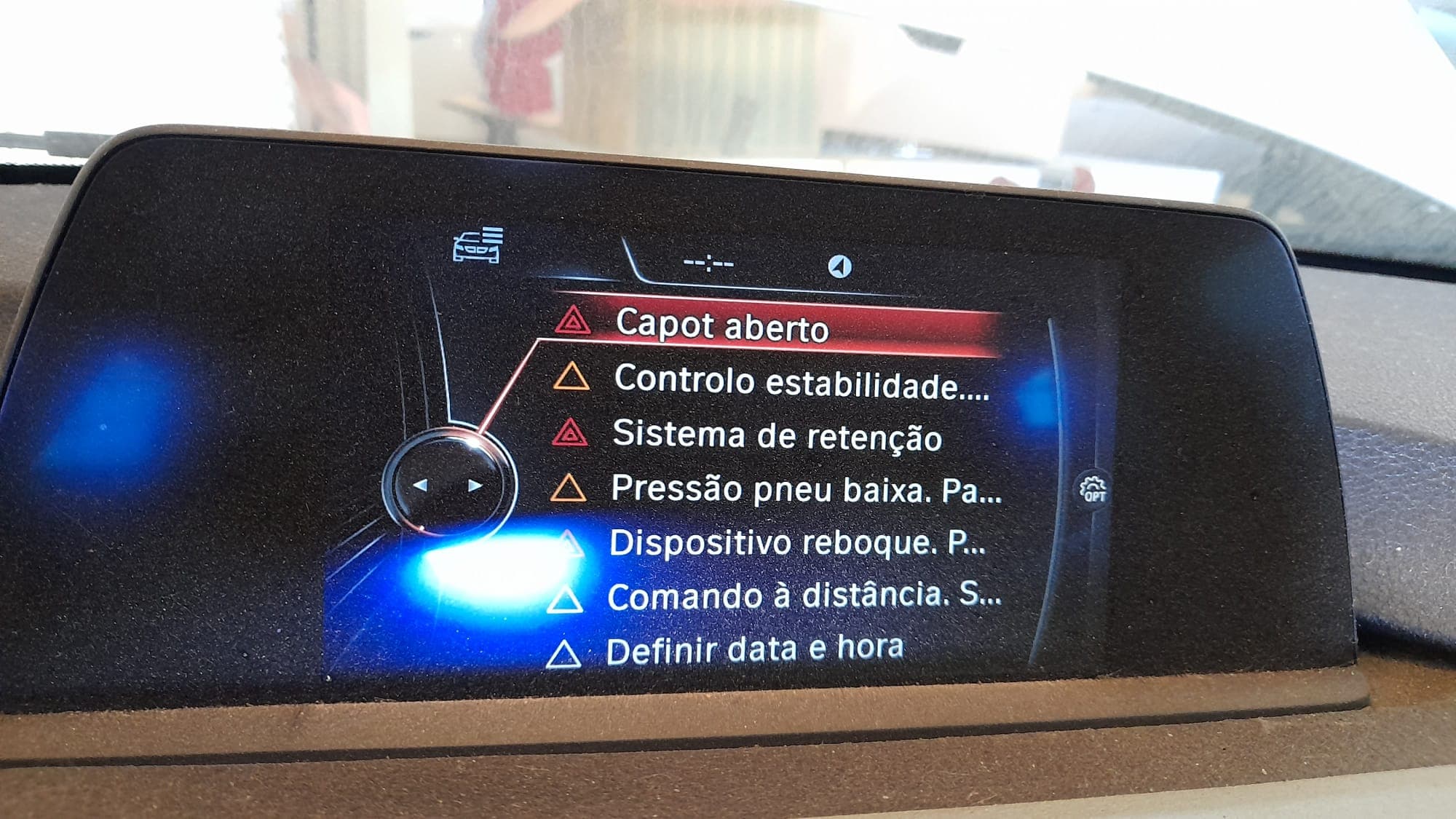BMW 318D · Ano 2015 — image 23