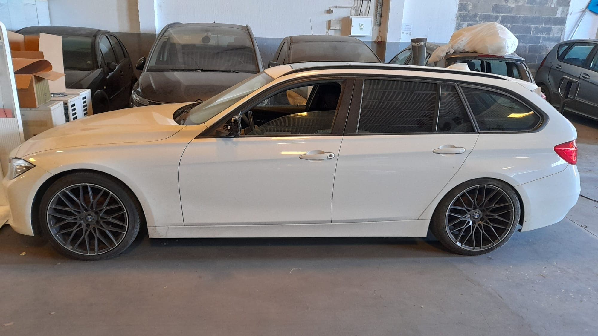 BMW 318D · Ano 2015 — image 5