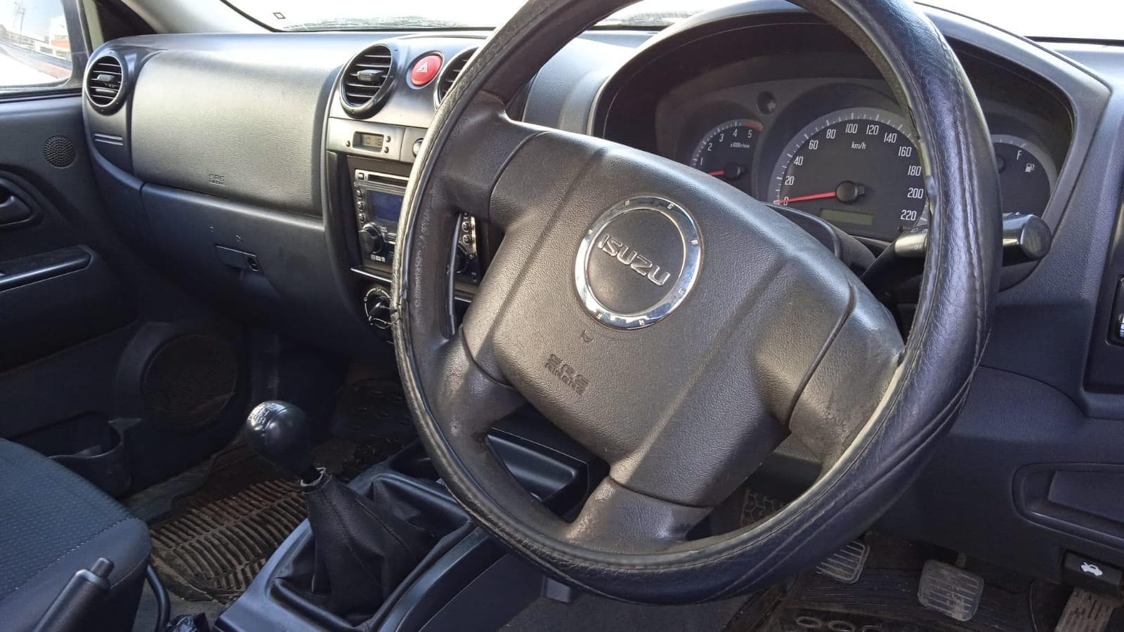 Isuzu KB 250D — imagen 6