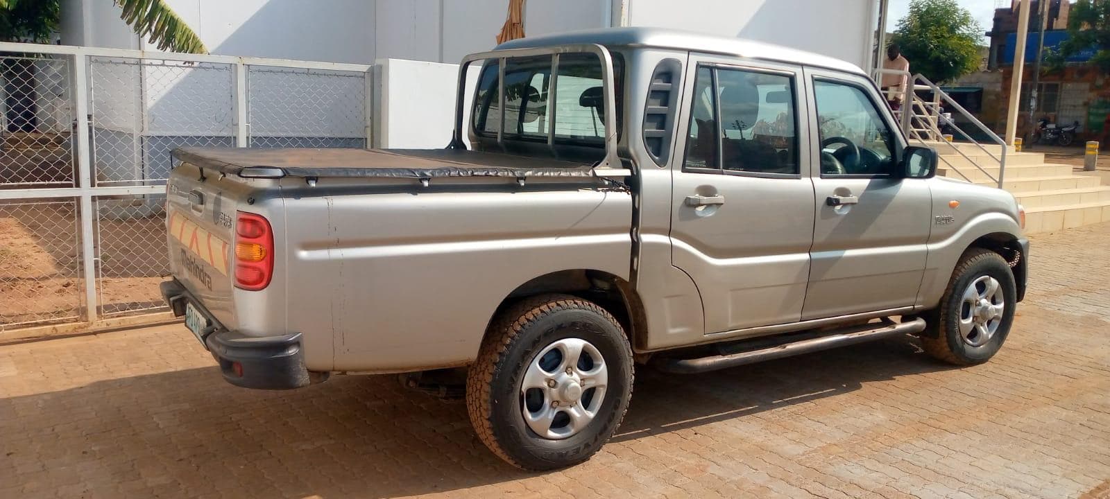 Mahindra PickUp 2.5 Turbo — imagen 4