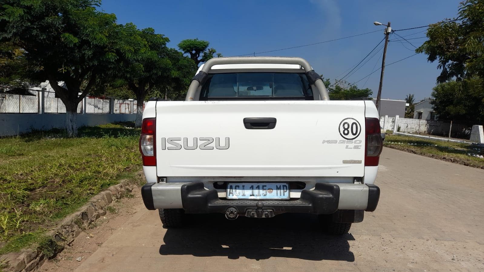 Isuzu KB 250D — imagen 12