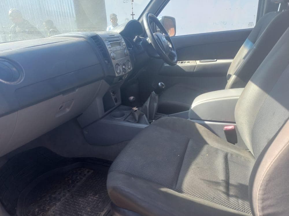 Mazda BT50 — image 17