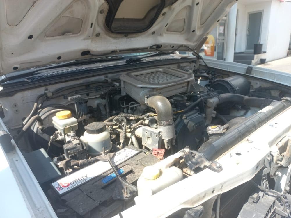 Nissan Hardbody NP300 — image 12