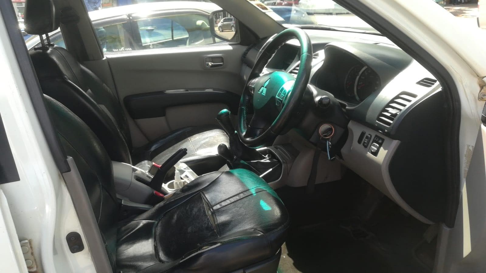 Mitsubishi Triton 2.5 — imagen 6