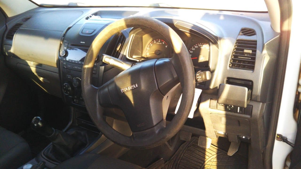 Isuzu KB 250D — imagen 9