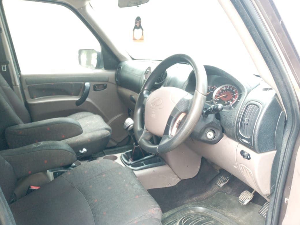 Mahindra PickUp Scorpio 2.5 Turbo — imagem 8