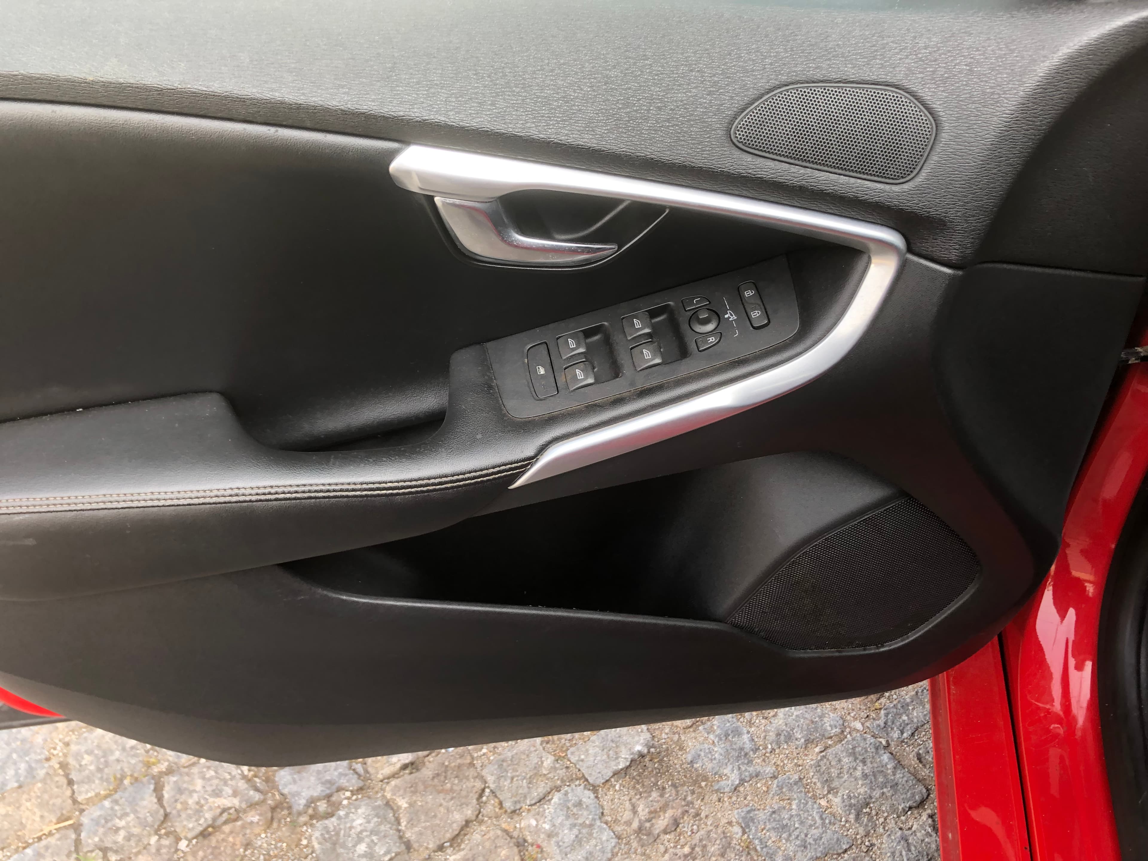 Volvo V40 · Ano 2014 — imagem 18