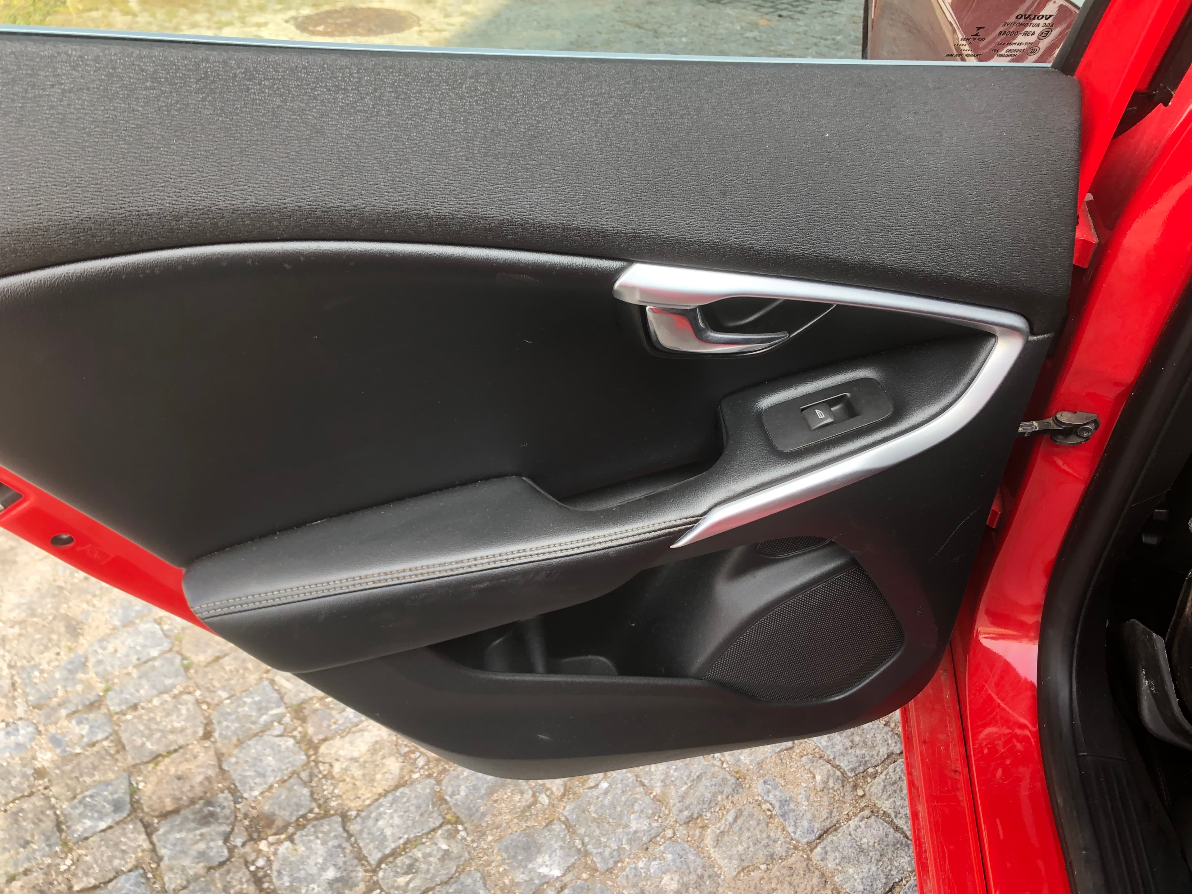 Volvo V40 · Ano 2014 — imagem 31