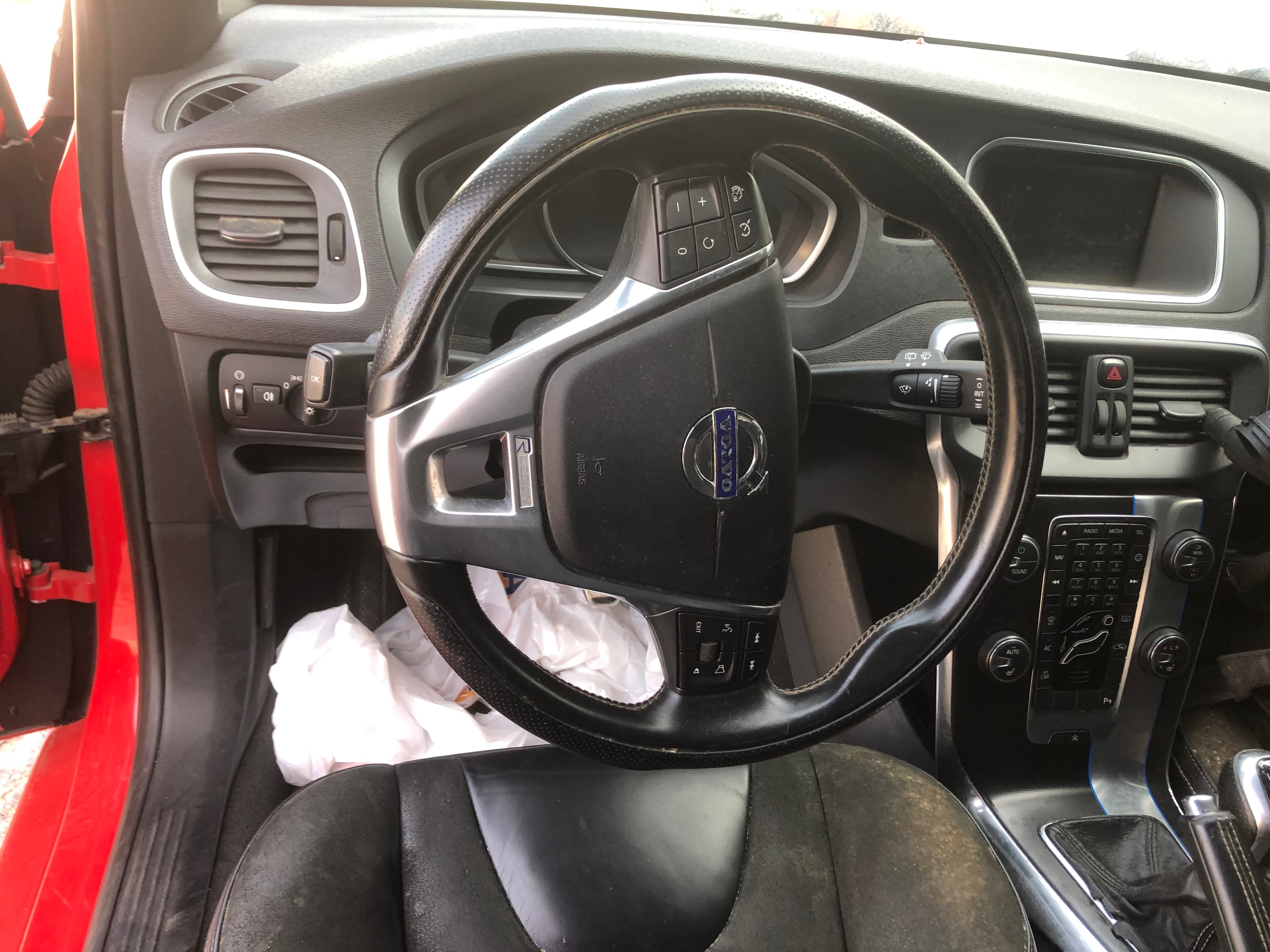 Volvo V40 · Ano 2014 — imagem 23