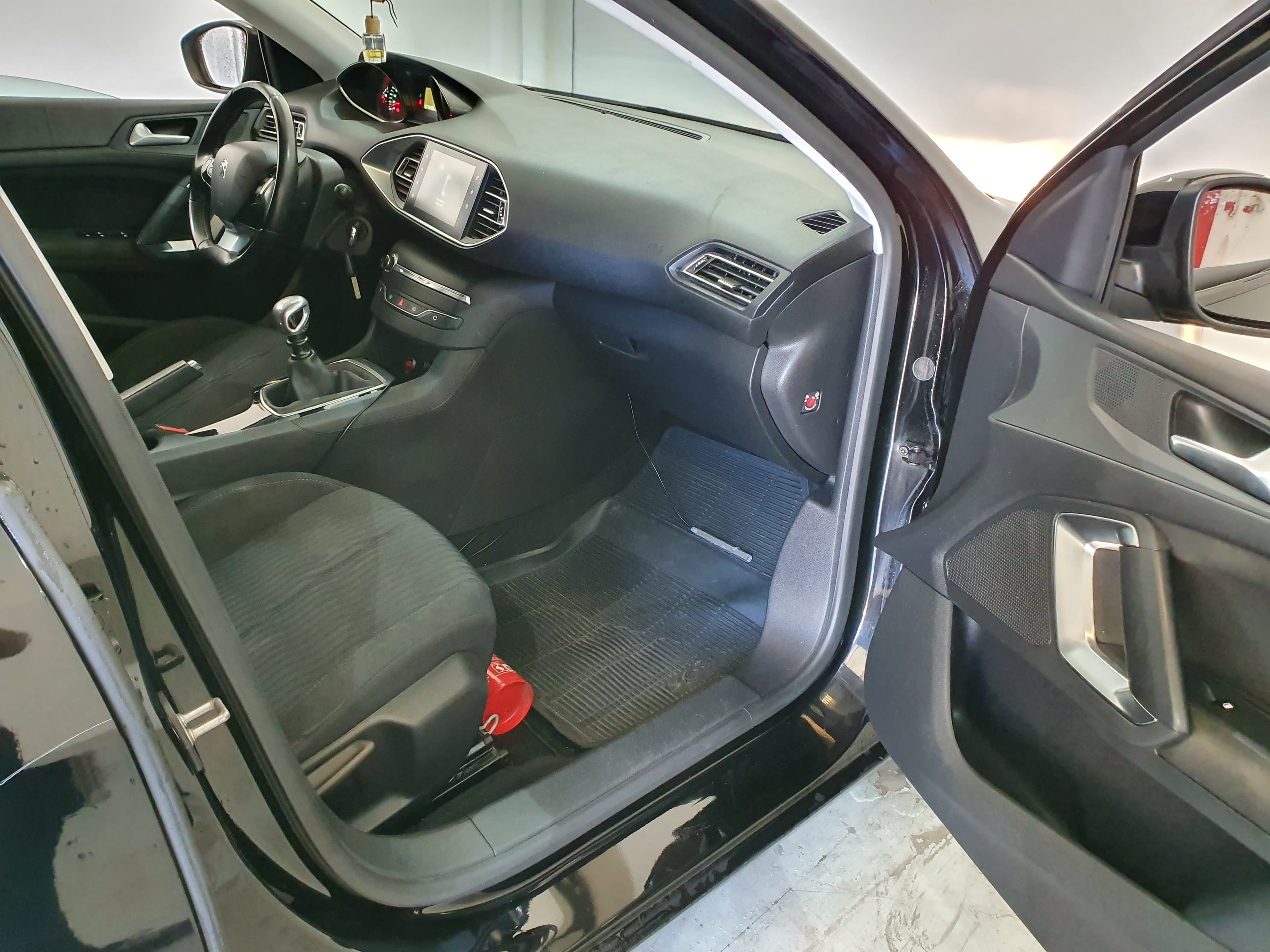 Peugeot 308 · Ano 2016 — imagem 24