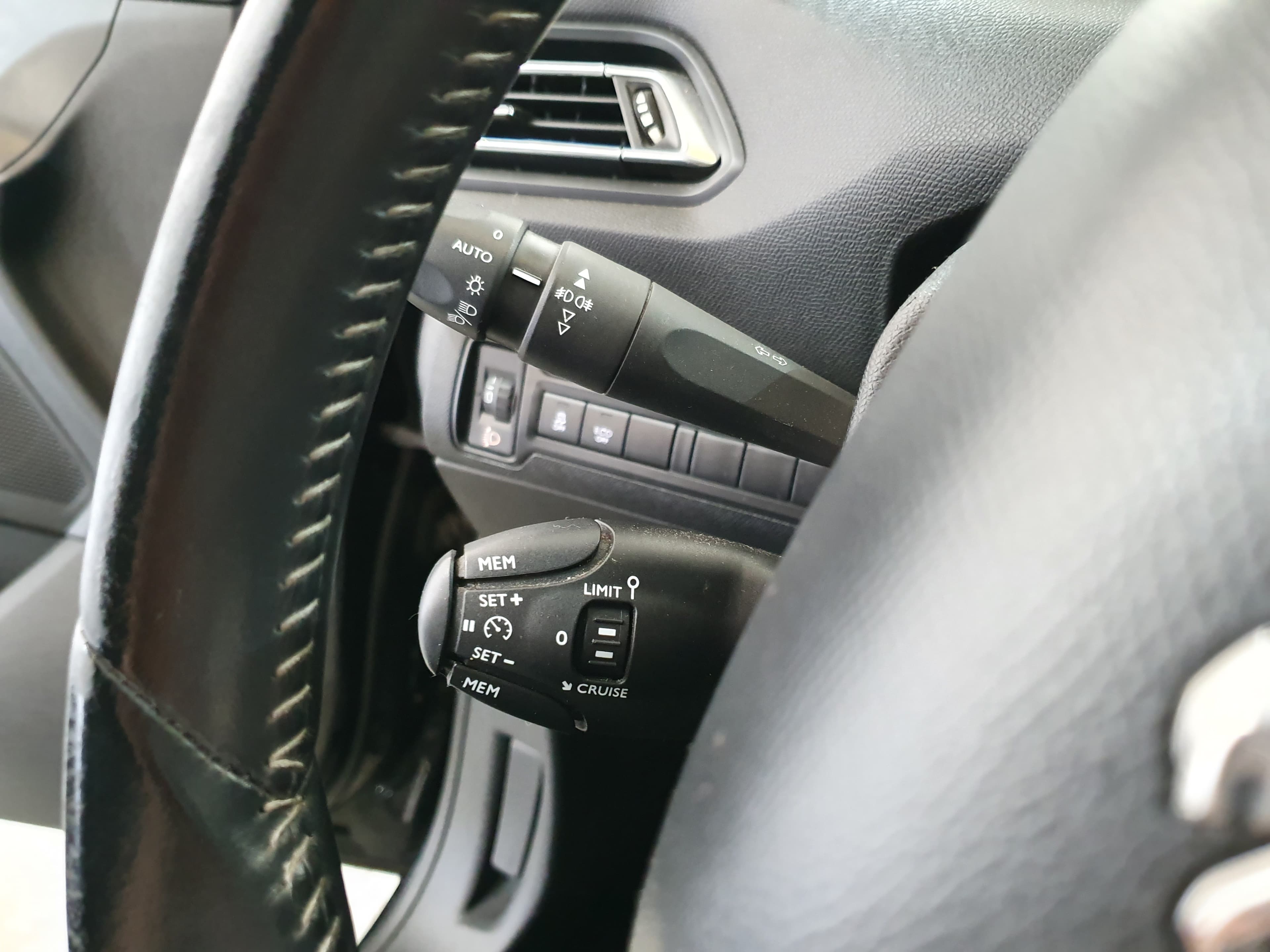 Peugeot 308 · Ano 2016 — imagem 41