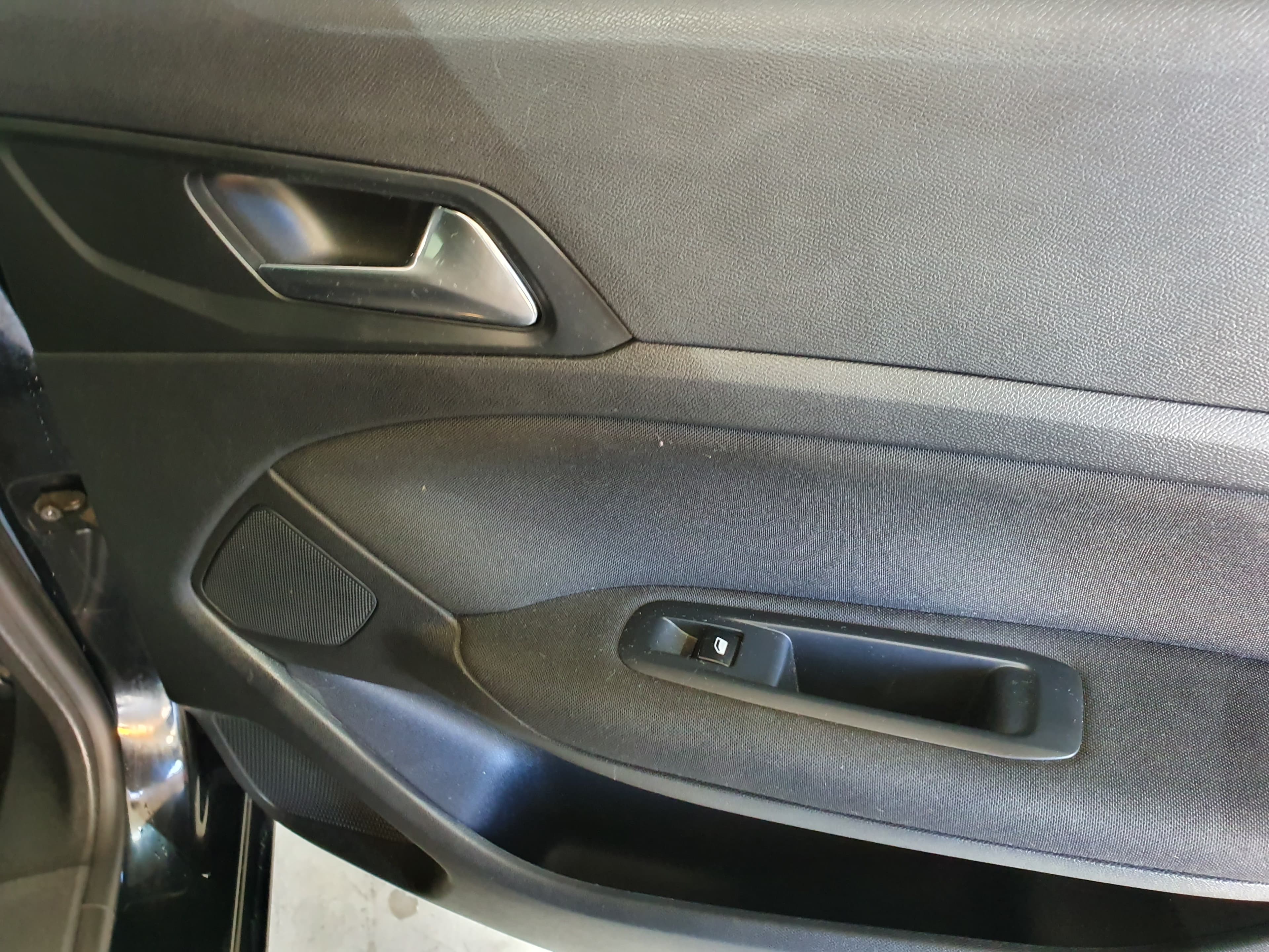 Peugeot 308 · Ano 2016 — imagem 22