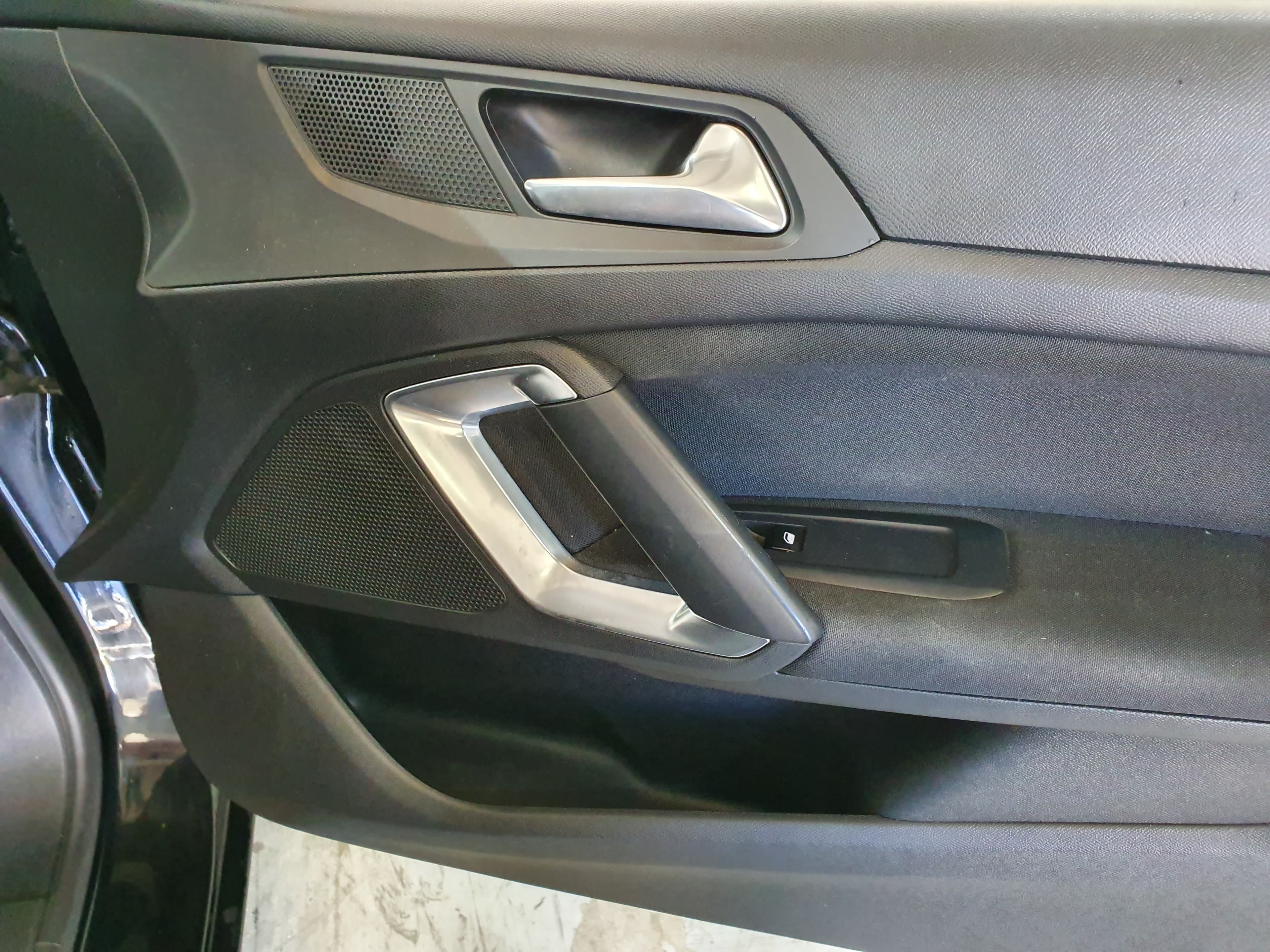 Peugeot 308 · Ano 2016 — imagem 25
