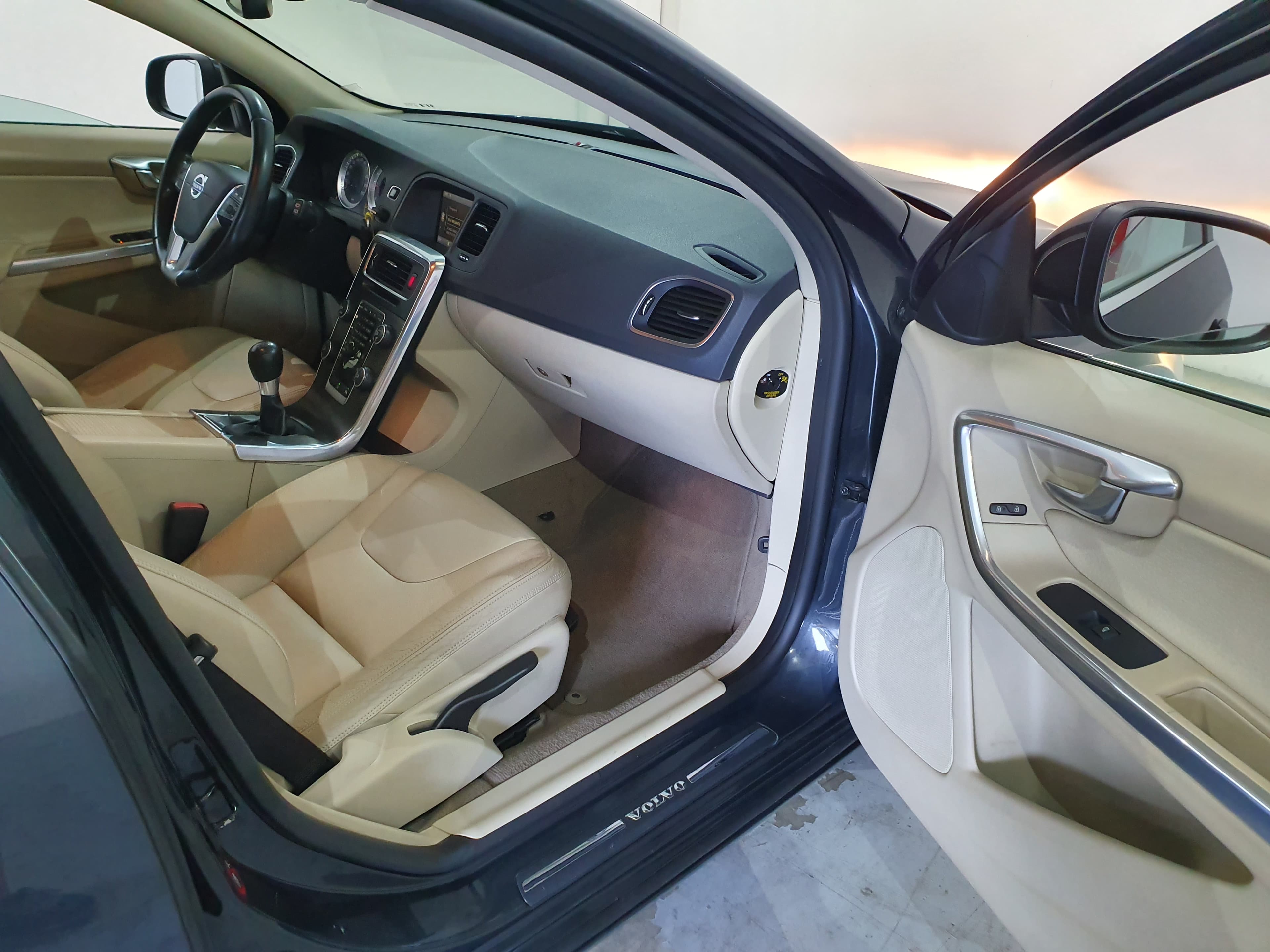 Volvo V60 · Ano 2013 — imagen 19