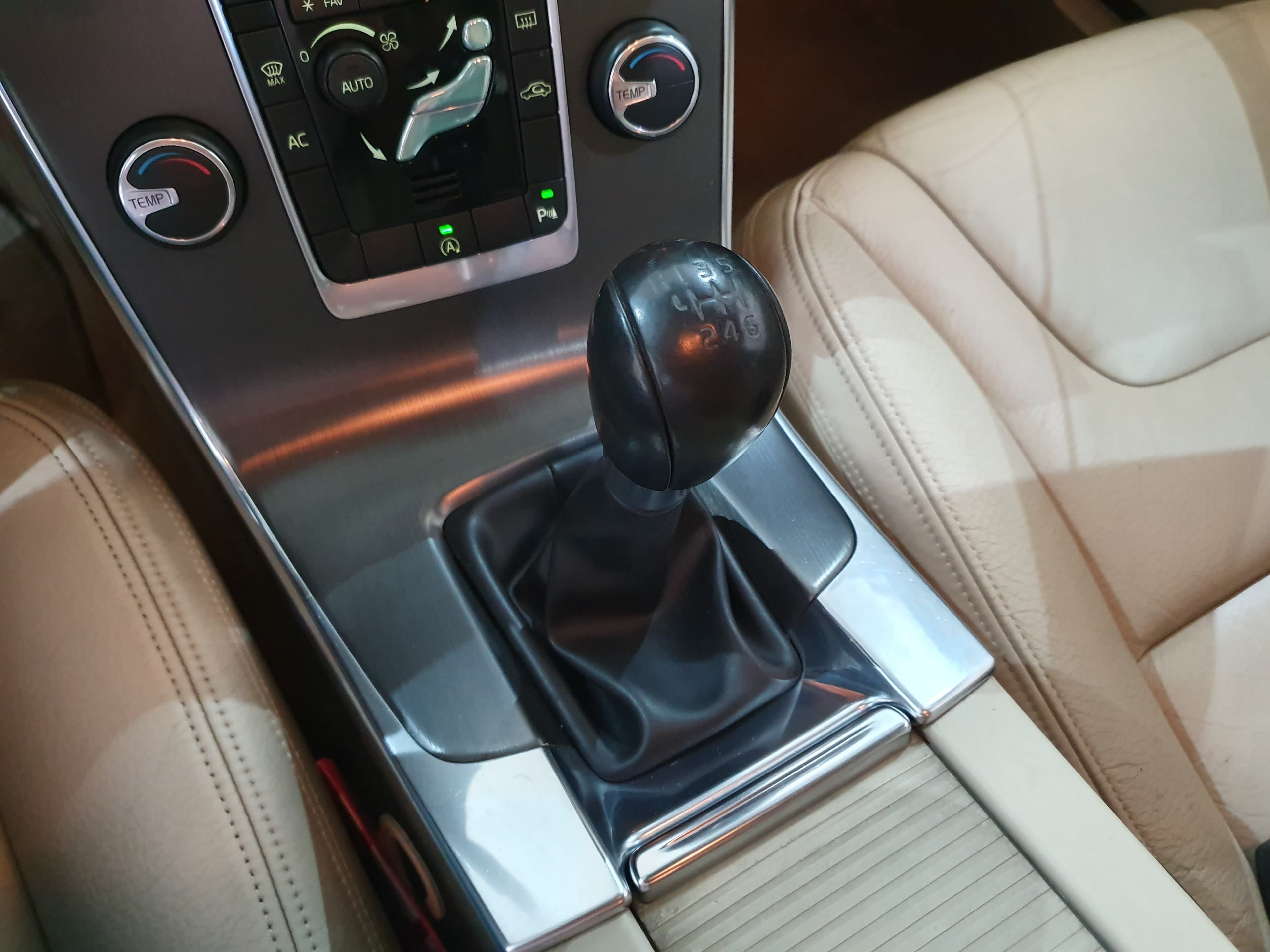 Volvo V60 · Ano 2013 — imagen 33