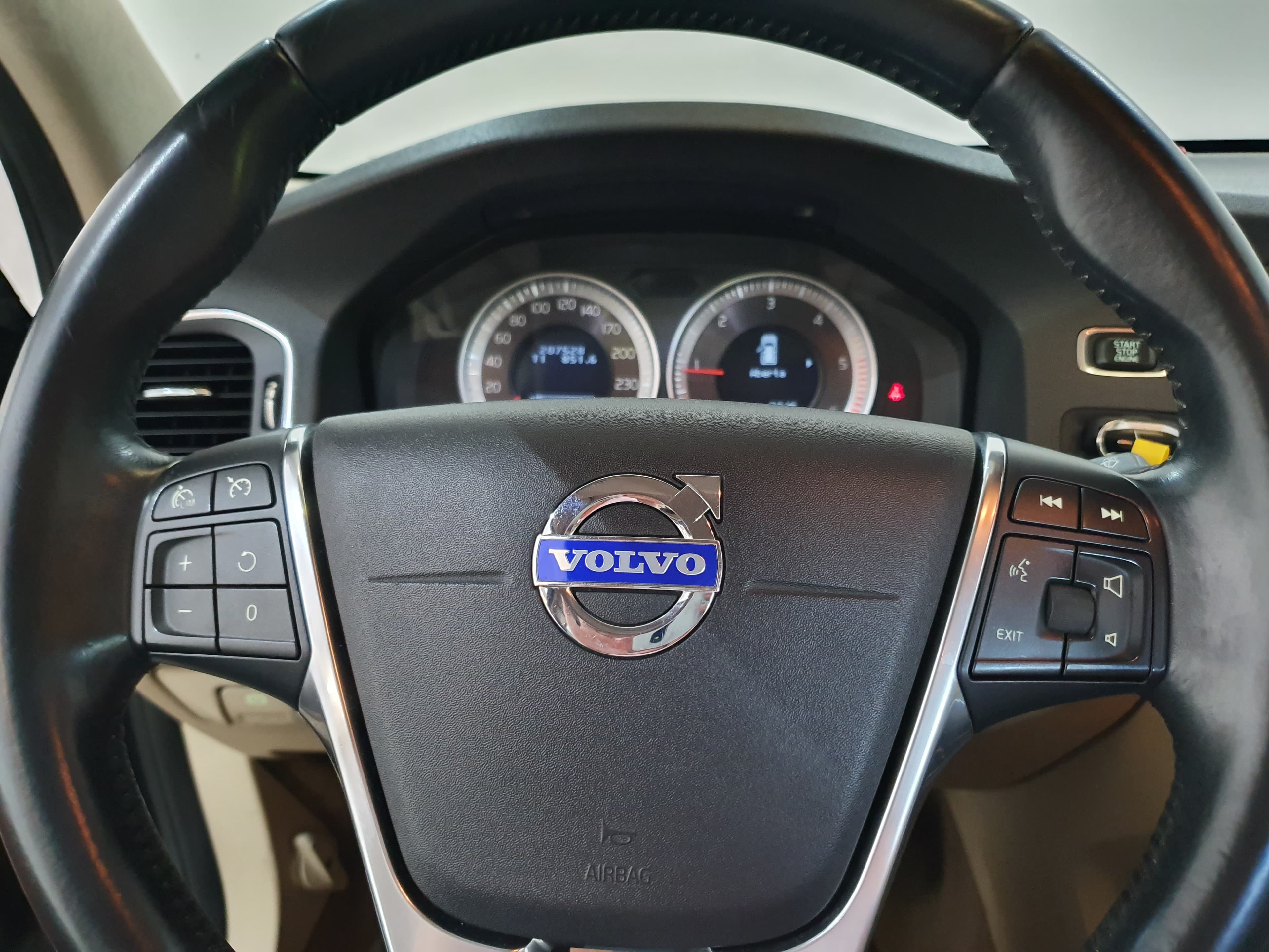 Volvo V60 · Ano 2013 — imagen 34