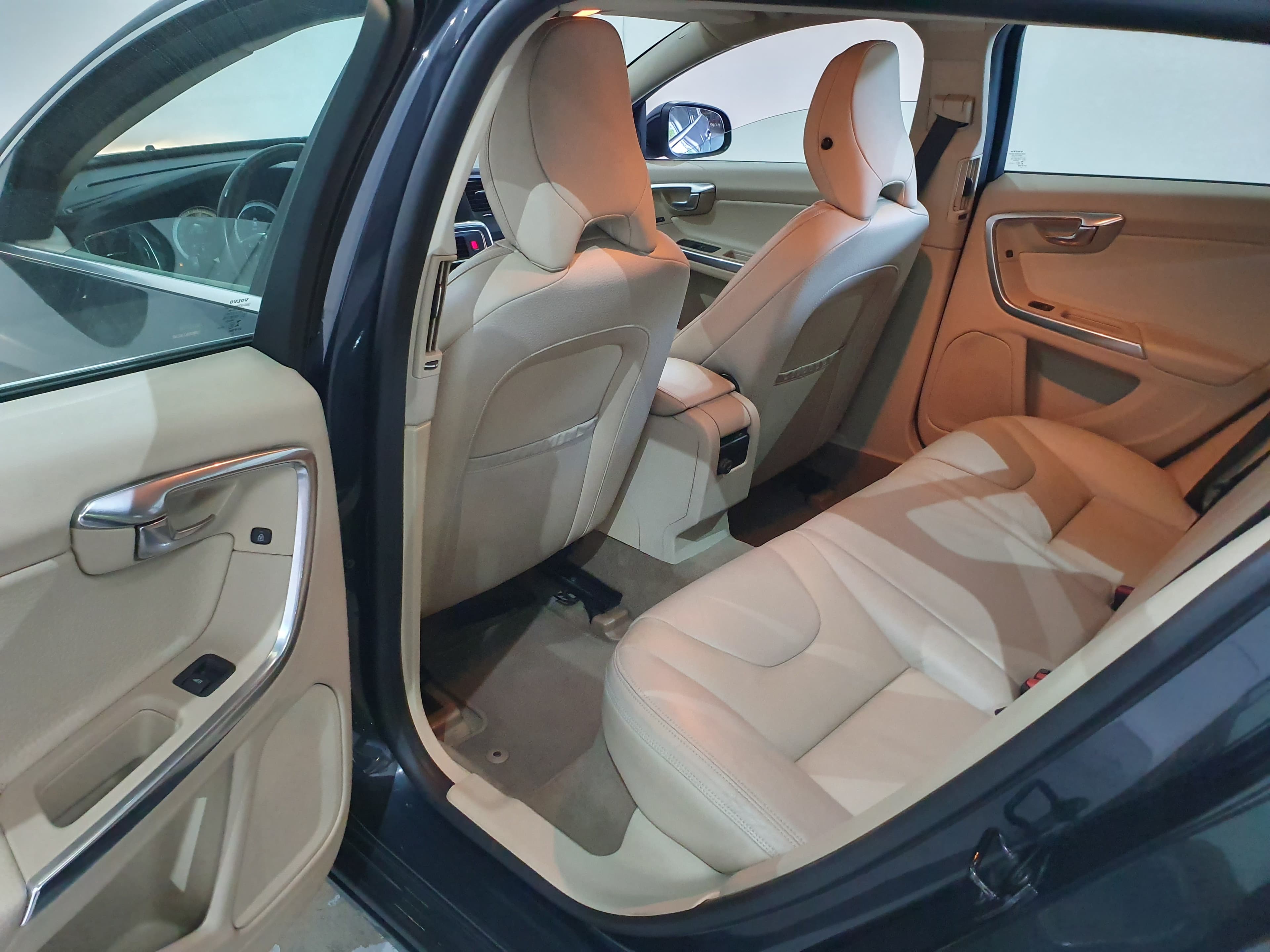 Volvo V60 · Ano 2013 — imagen 27