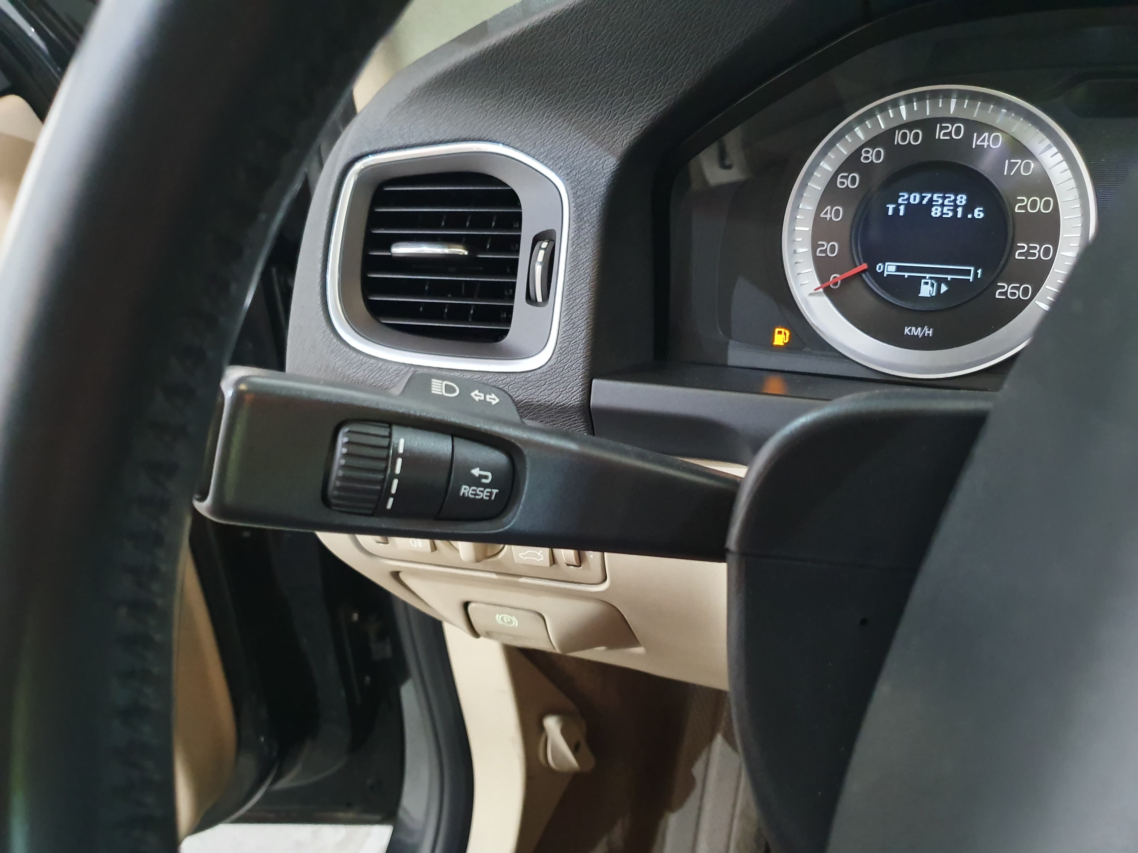 Volvo V60 · Ano 2013 — imagen 39