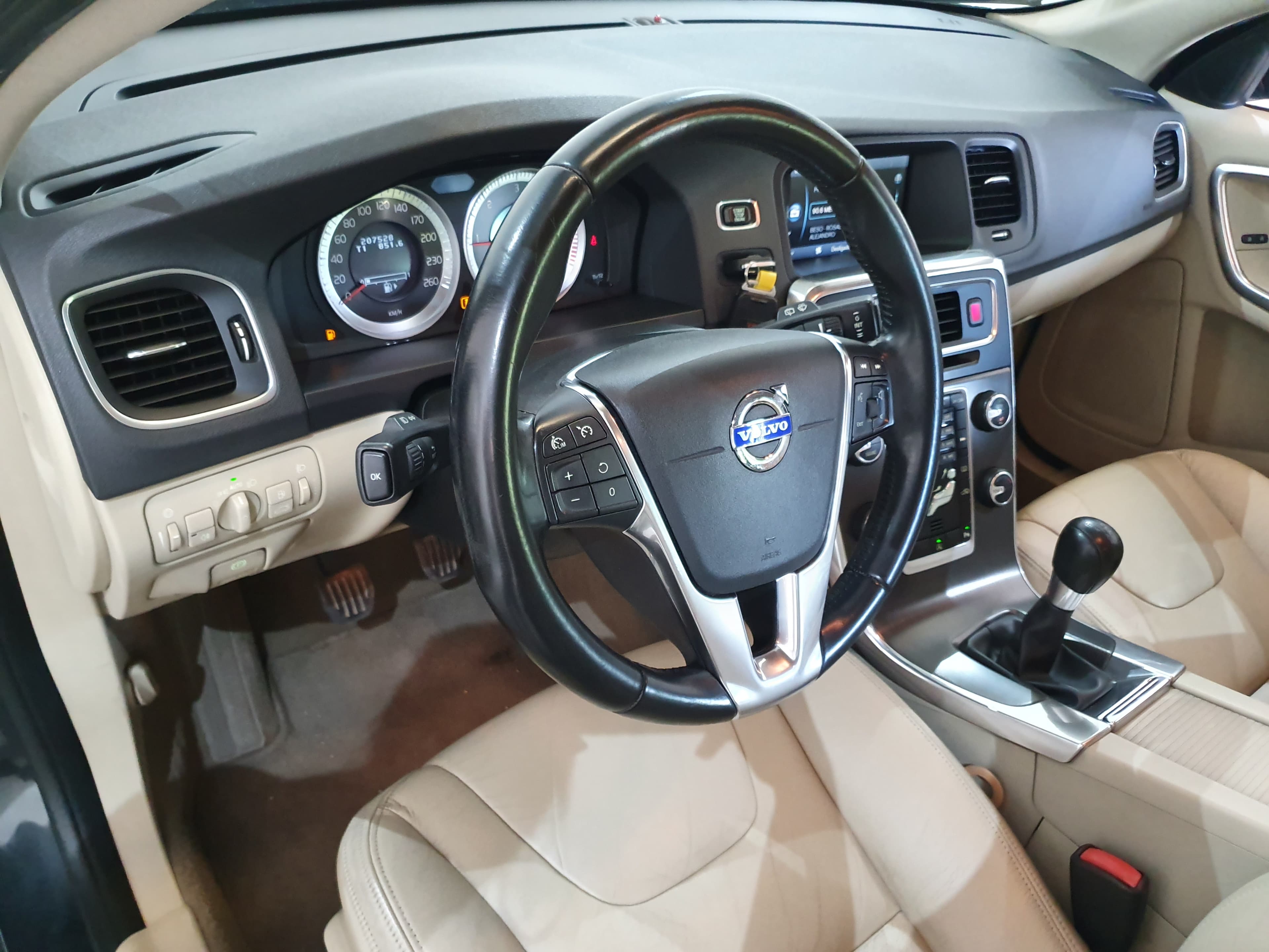 Volvo V60 · Ano 2013 — imagen 30