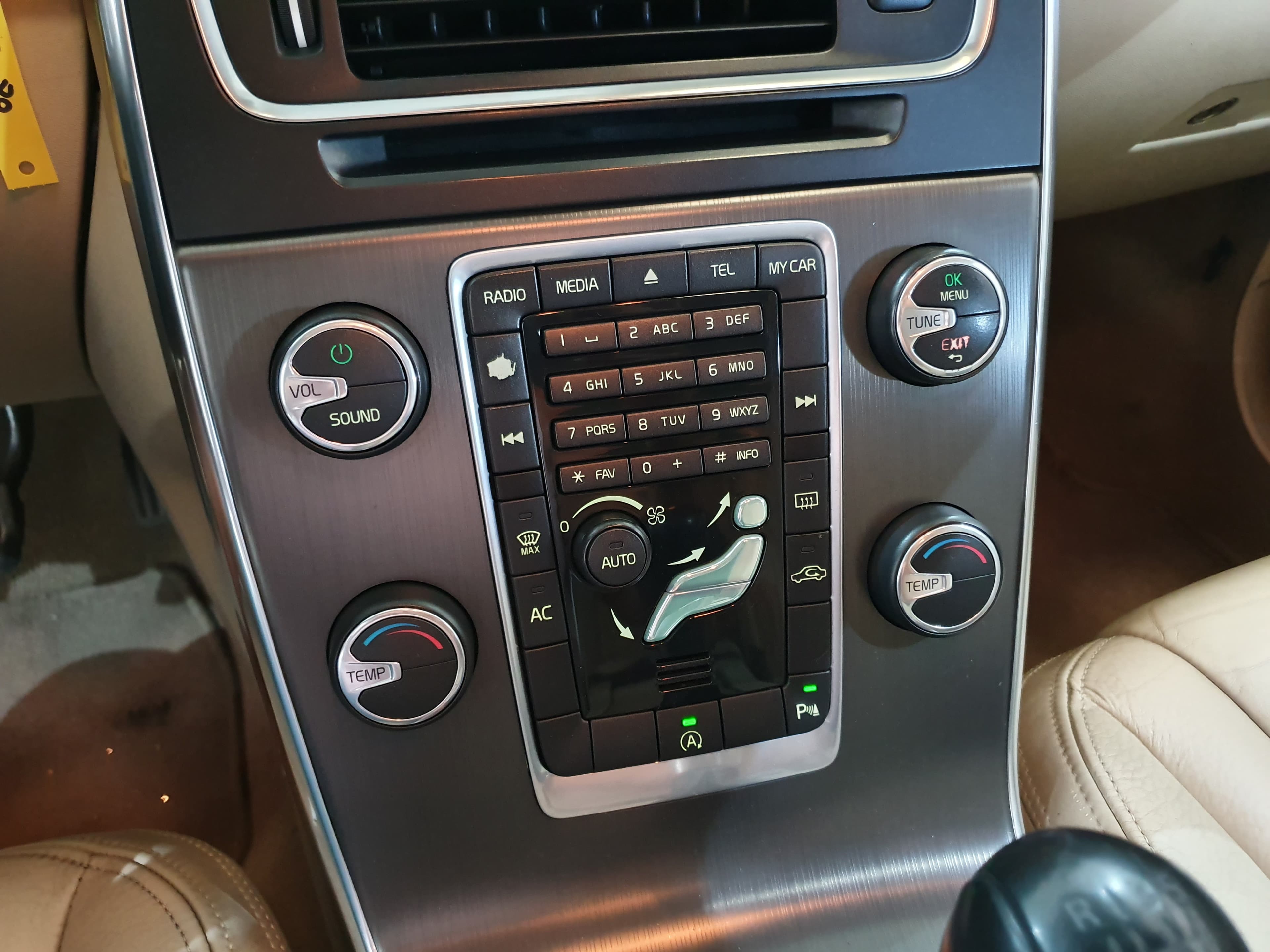 Volvo V60 · Ano 2013 — imagen 37